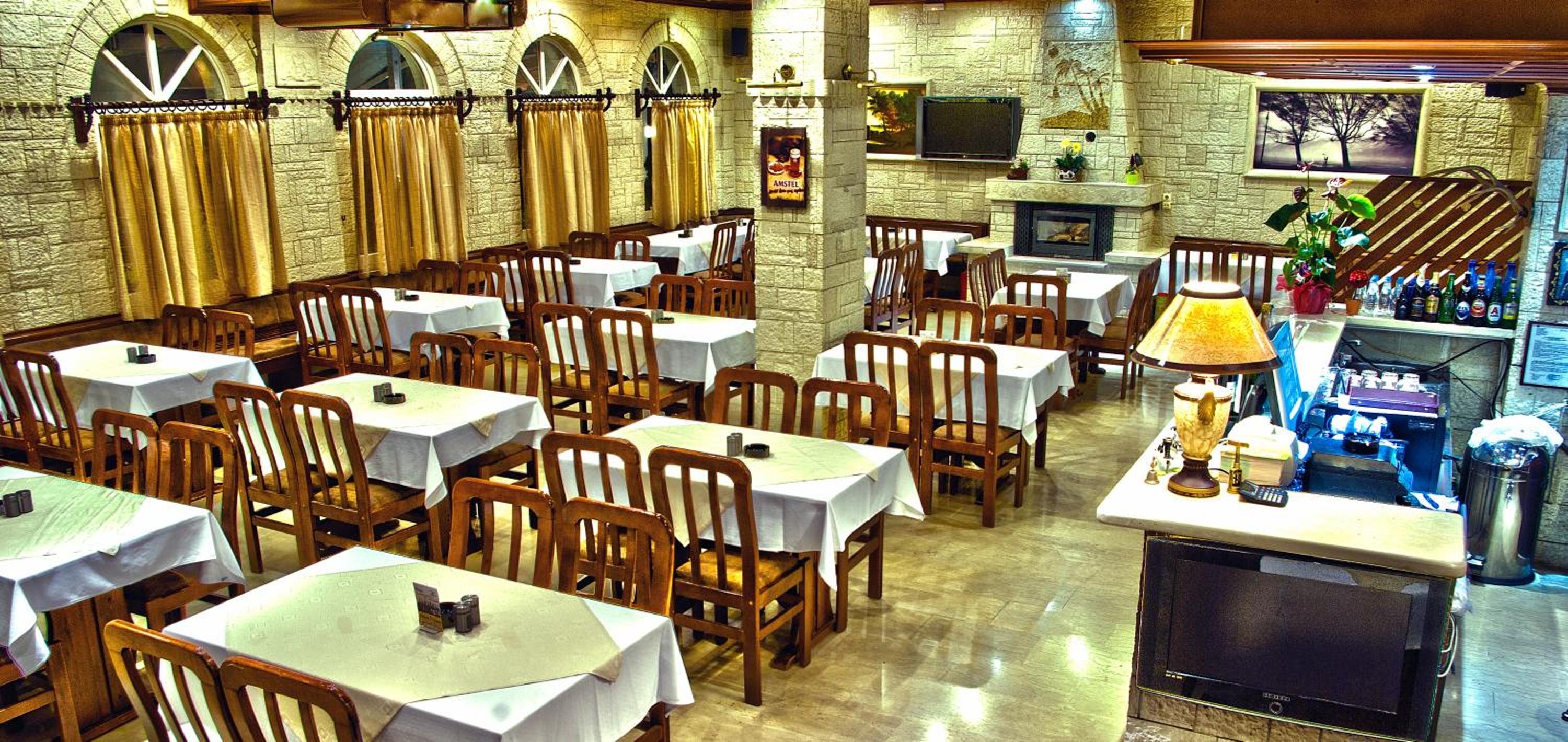 O FOTIS , Restaurant , Studios & Apartments view 2