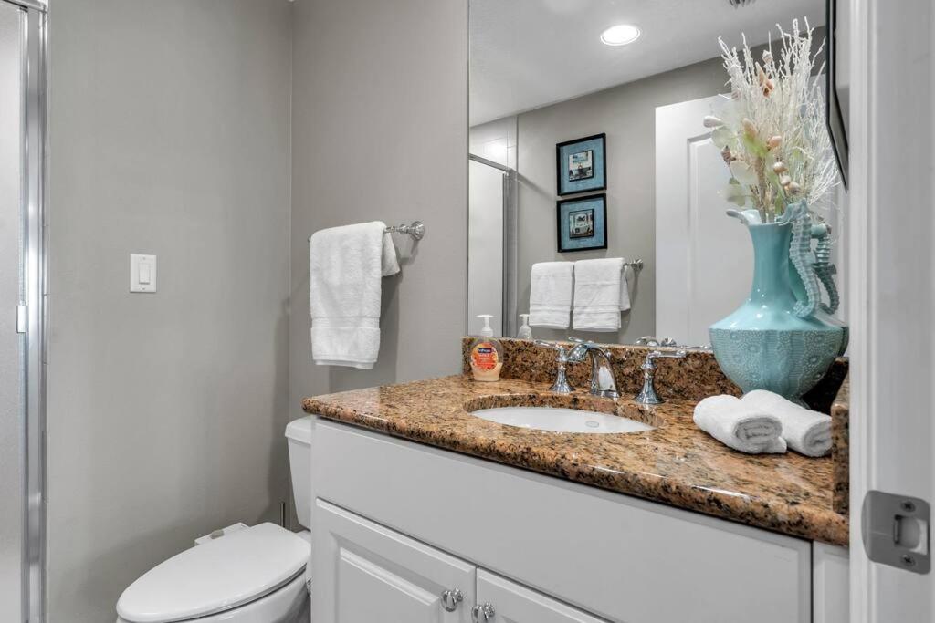 Coastal Elegance: Your Clearwater Beach Escape view 4