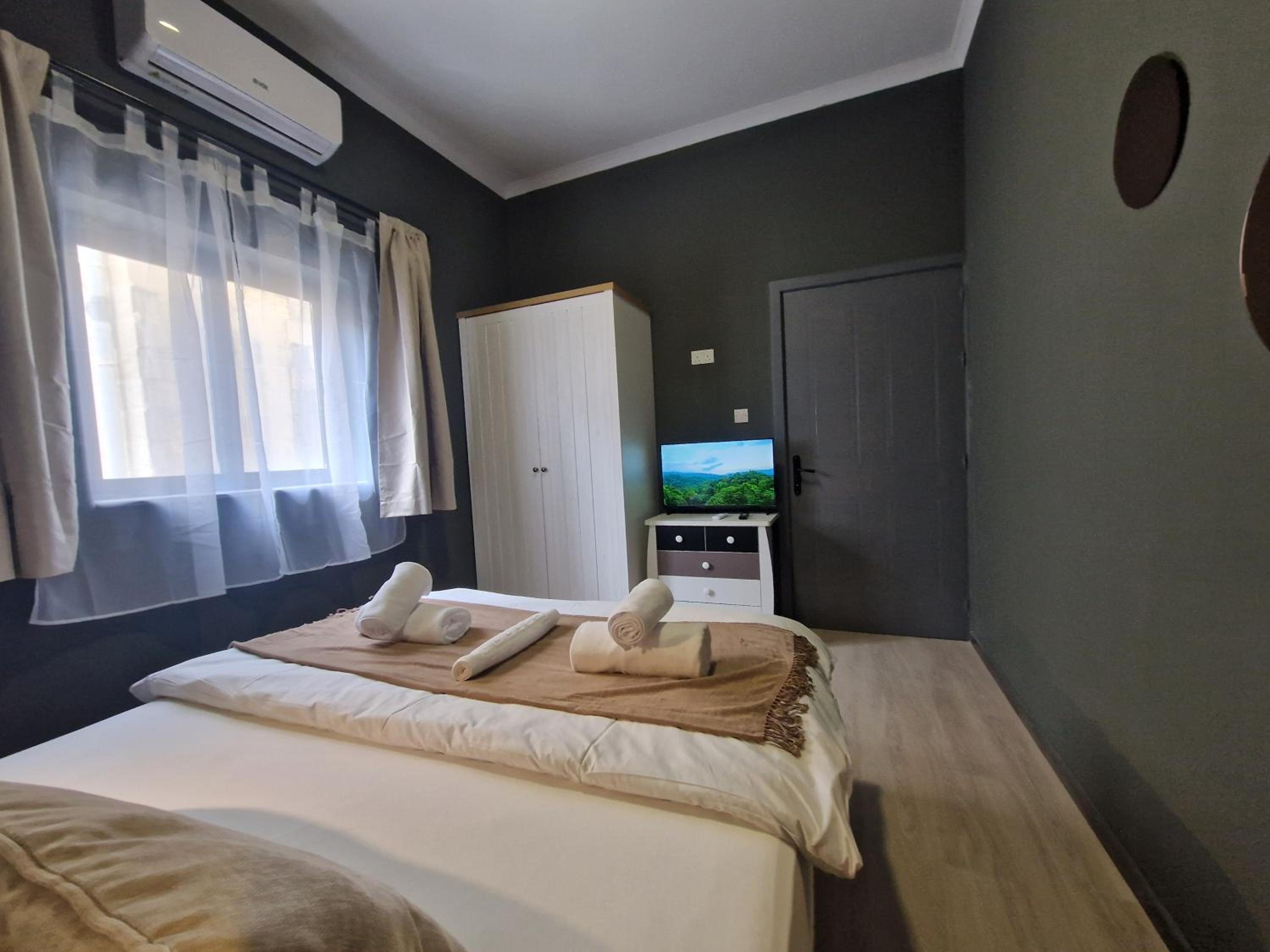 KORZO SUITES SENGLEA WATERFRONT