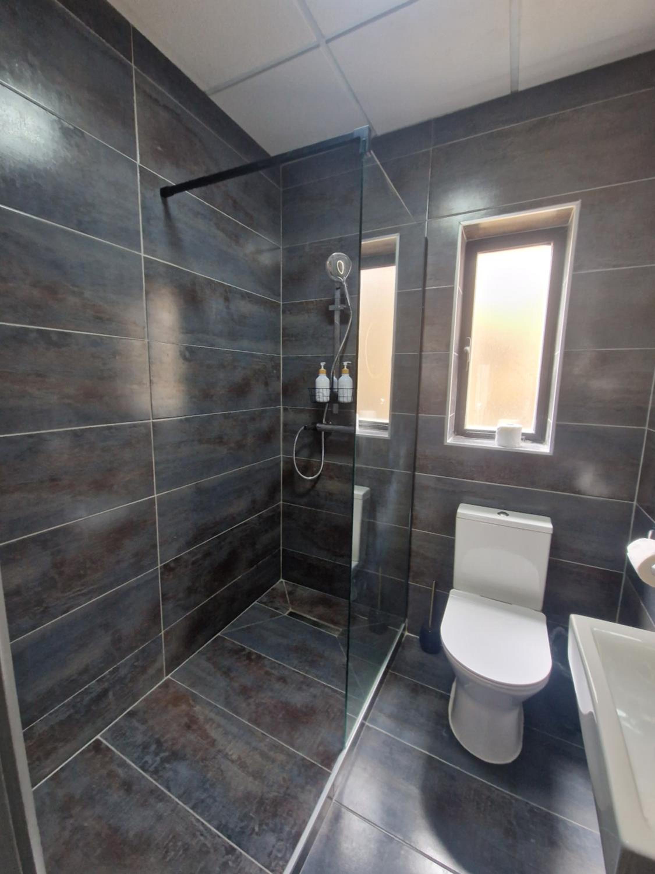 KORZO SUITES SENGLEA WATERFRONT