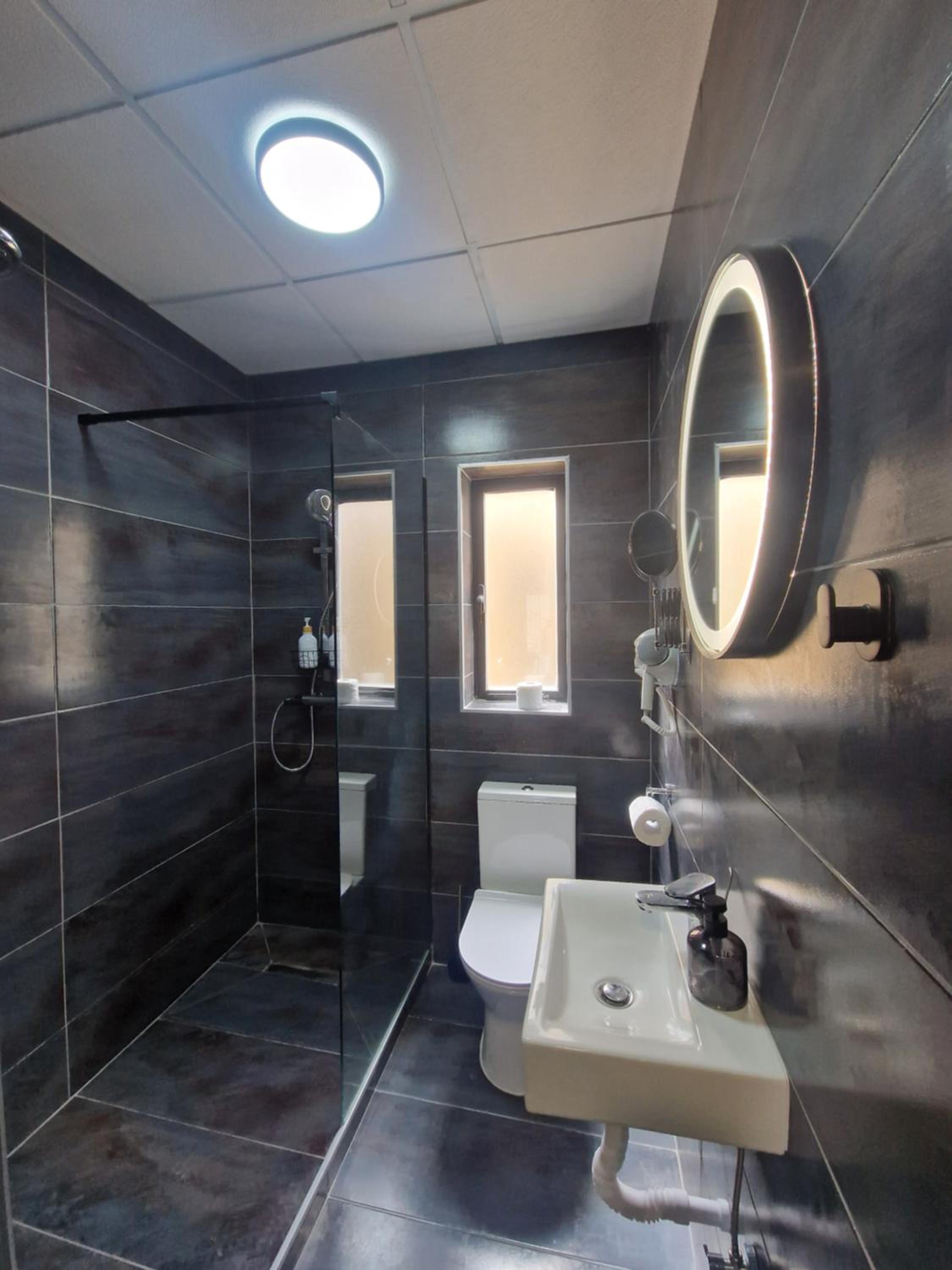 KORZO SUITES SENGLEA WATERFRONT