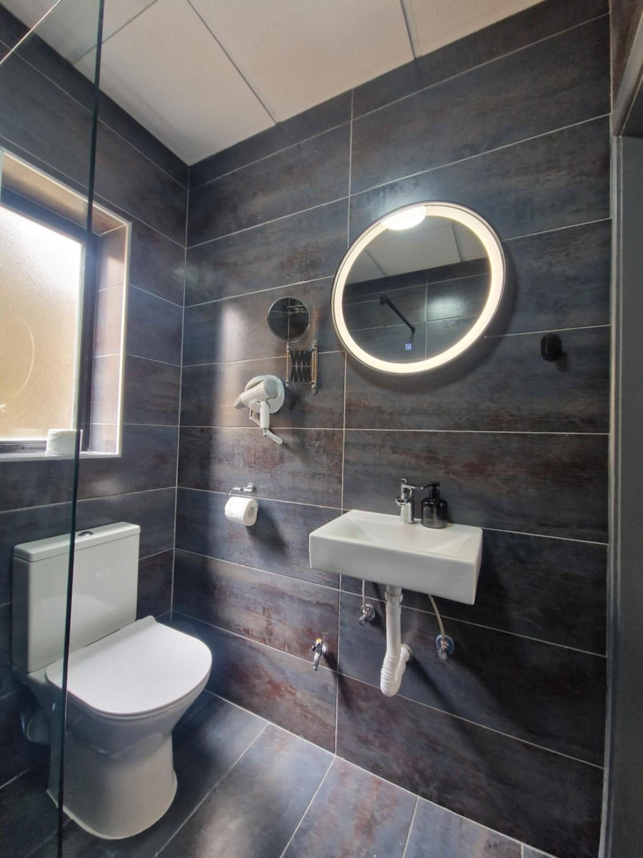 KORZO SUITES SENGLEA WATERFRONT