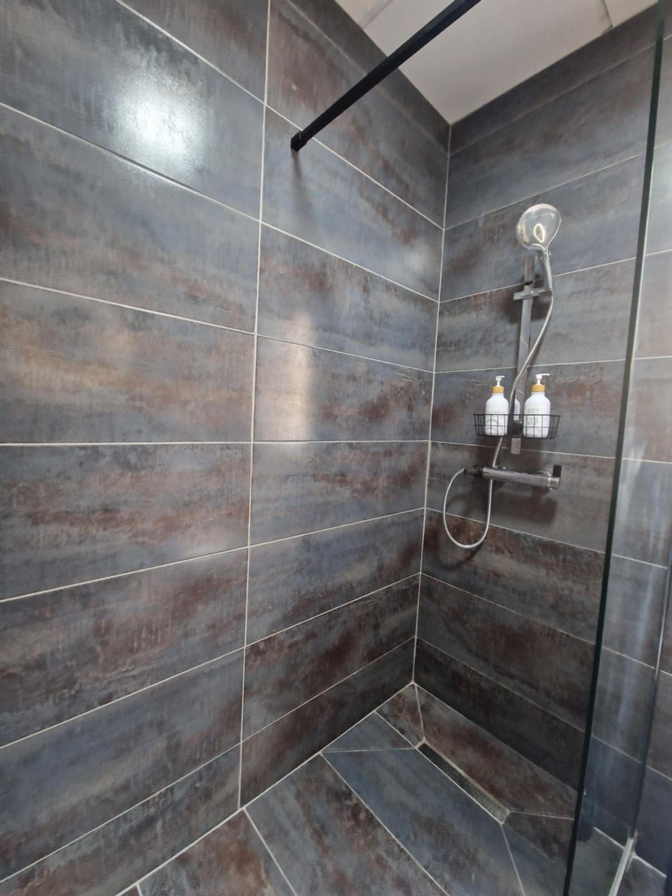 KORZO SUITES SENGLEA WATERFRONT