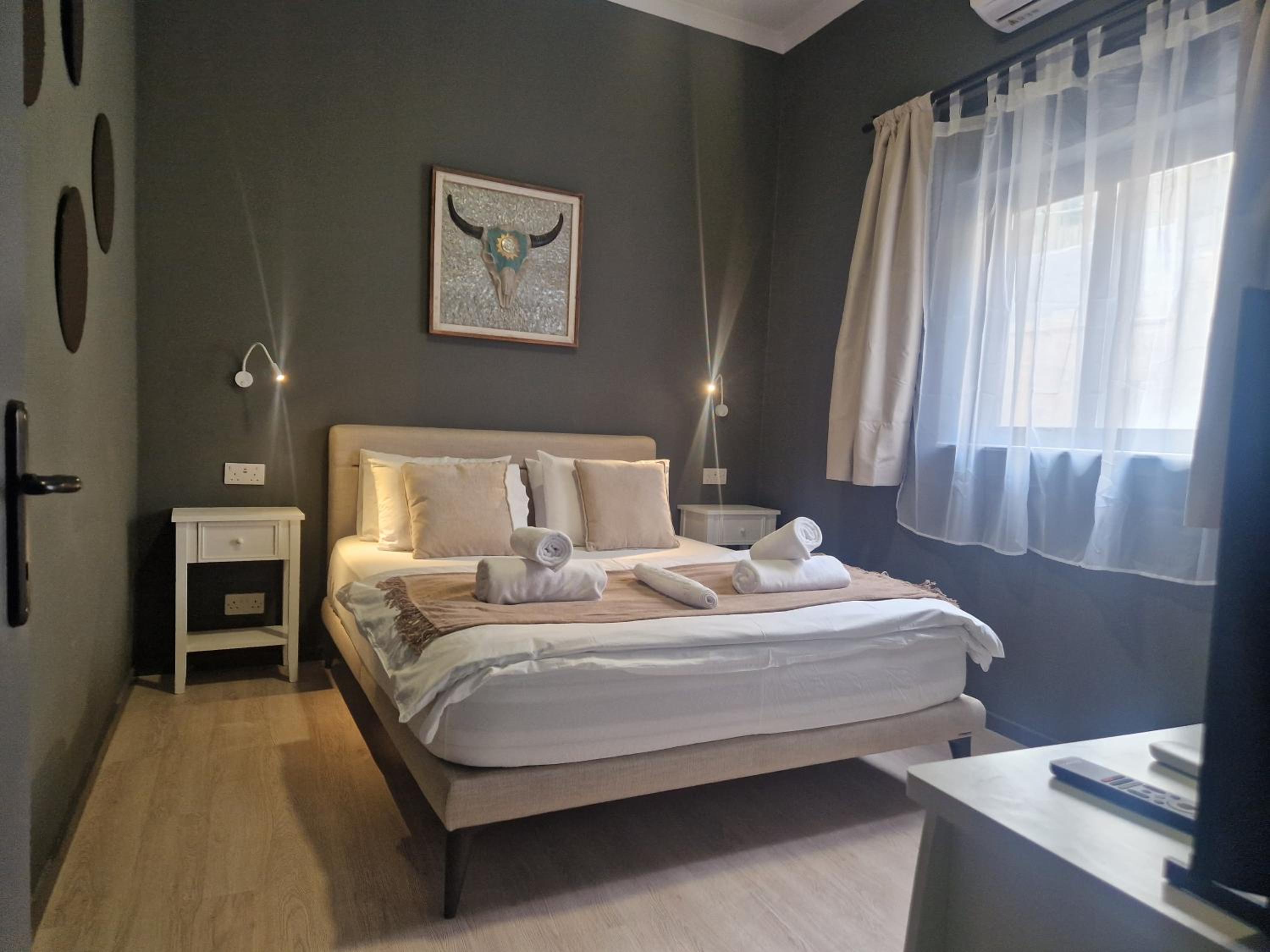 KORZO SUITES SENGLEA WATERFRONT
