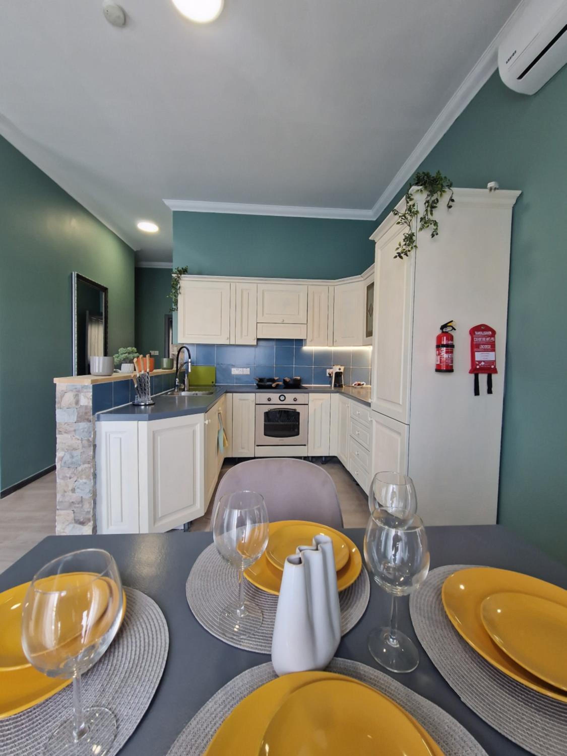 KORZO SUITES SENGLEA WATERFRONT