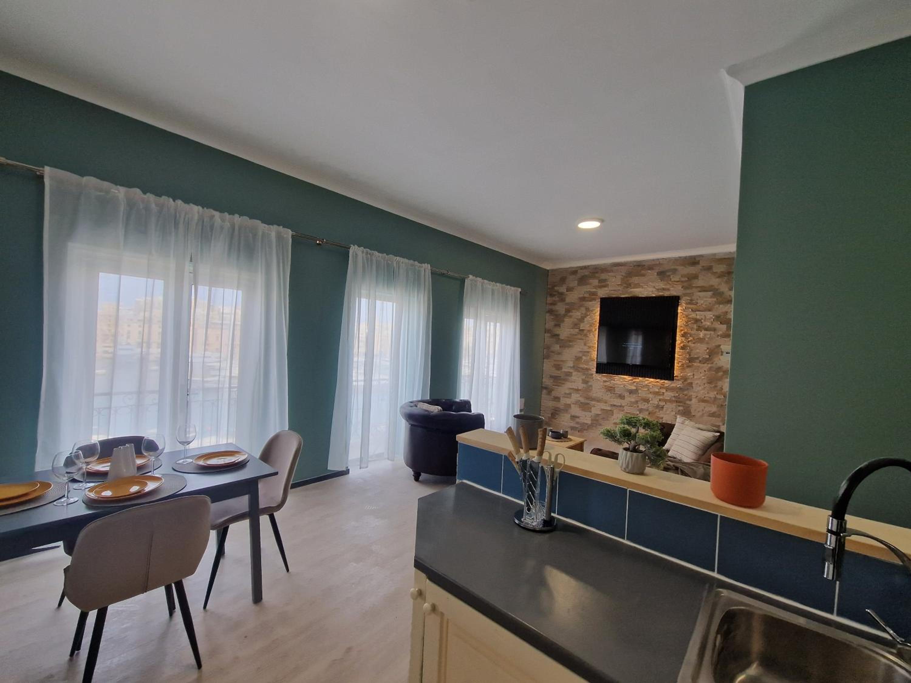 KORZO SUITES SENGLEA WATERFRONT