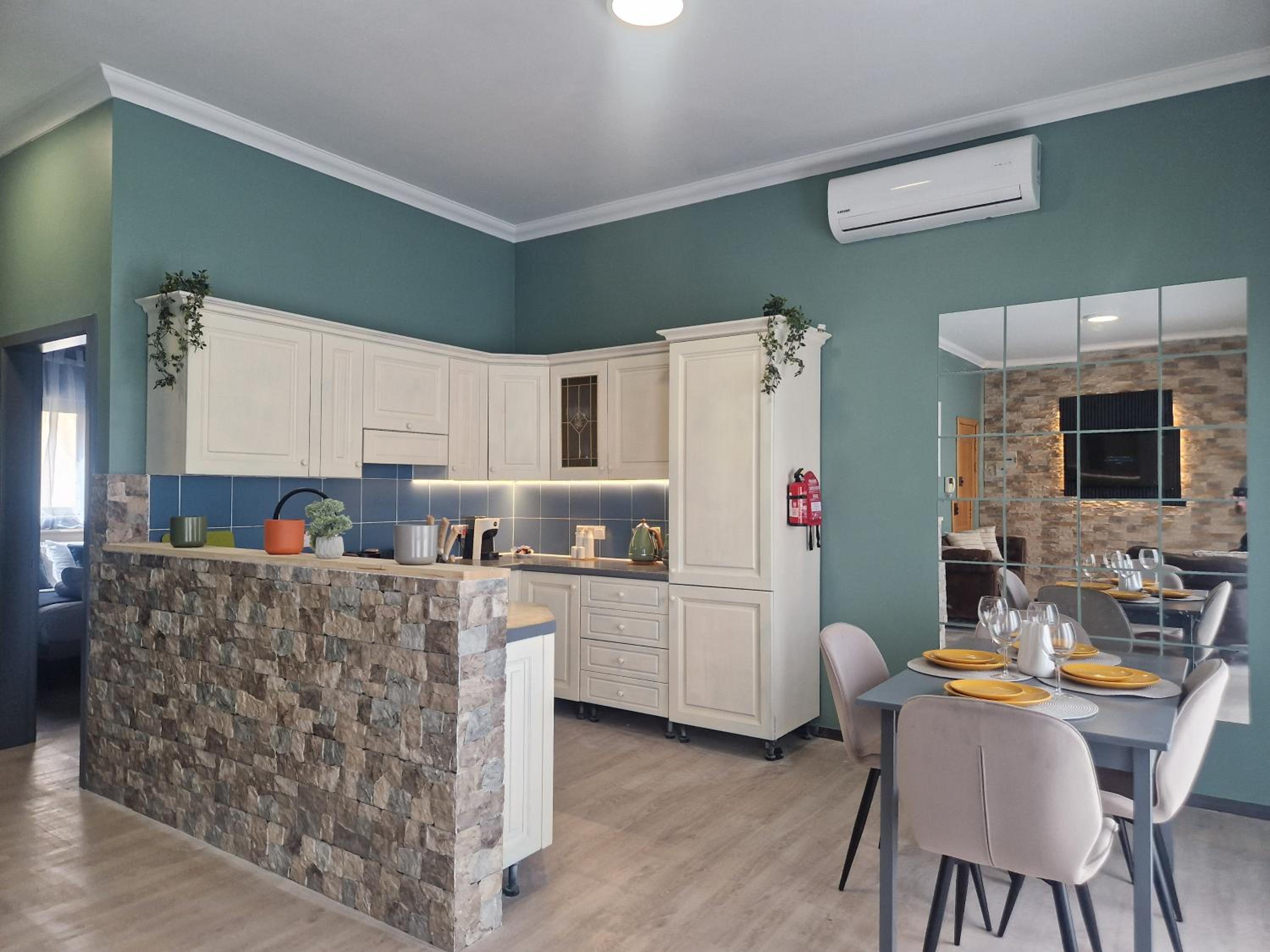 KORZO SUITES SENGLEA WATERFRONT