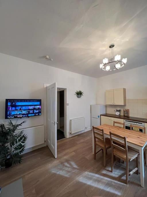 Perfect Ardrossan 1-bed flat. 5 min to north beach. view 4