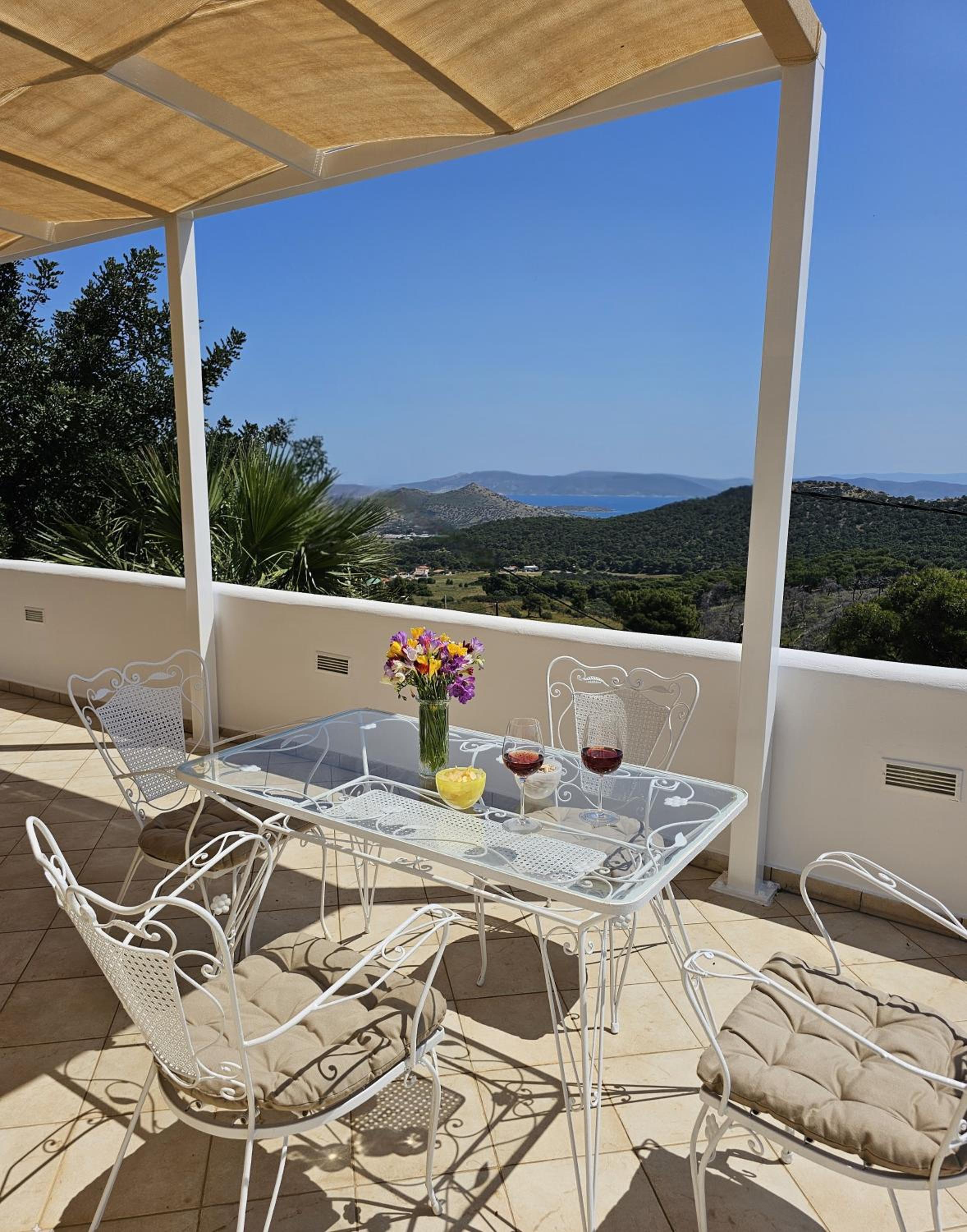 Zoe's home - stunning view