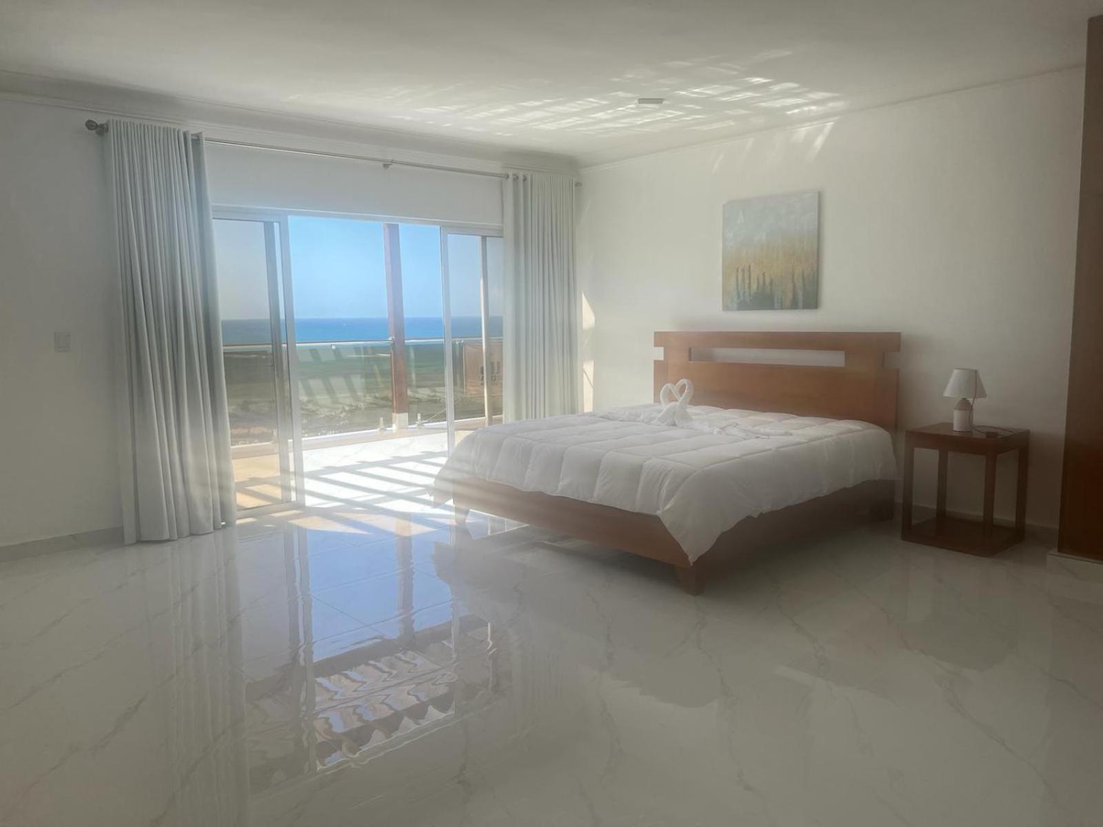 Luxury Beach Front Villa with Private pool and stunning Ocean View! view 2
