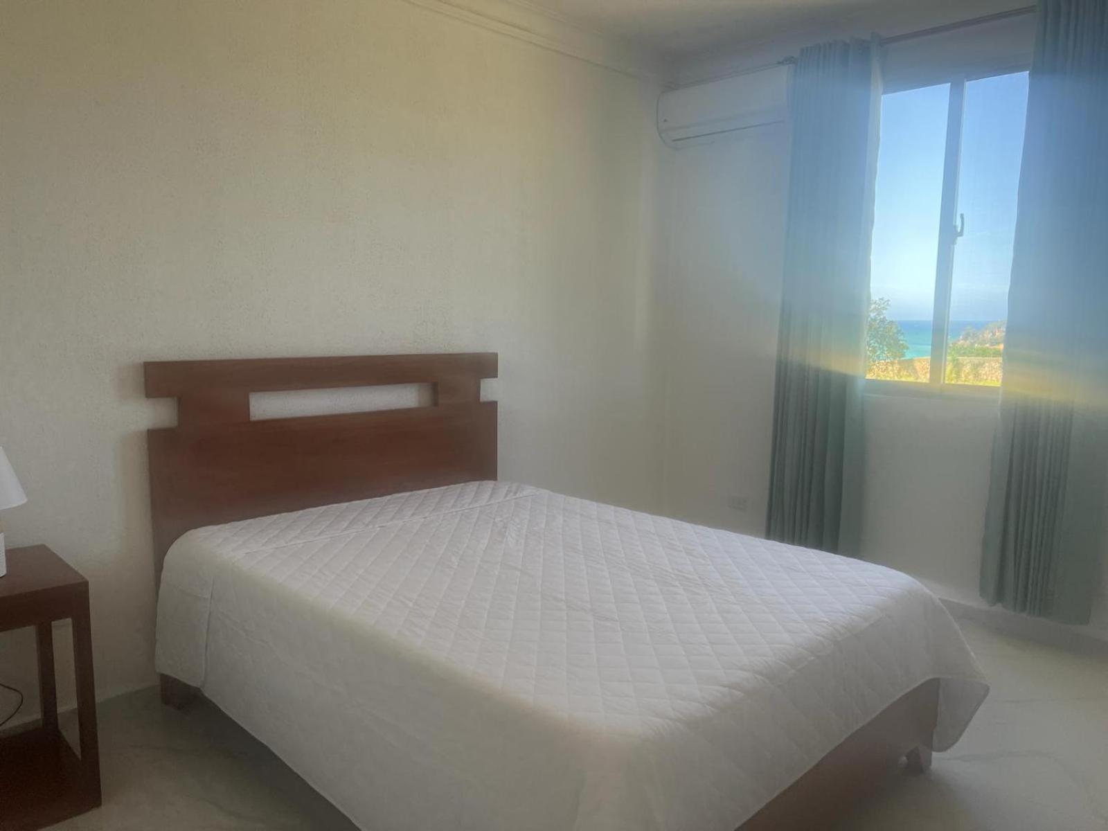 Luxury Beach Front Villa with Private pool and stunning Ocean View! view 3