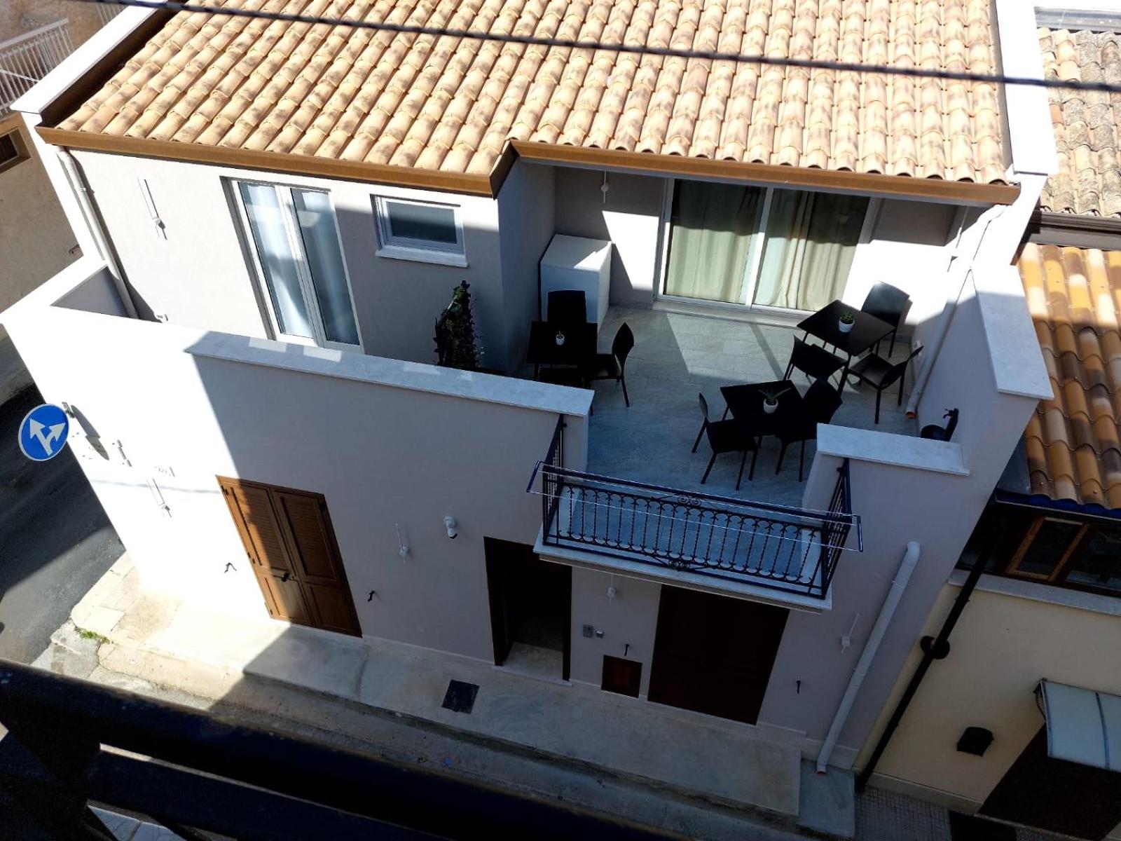 ALLUMARO HOUSE