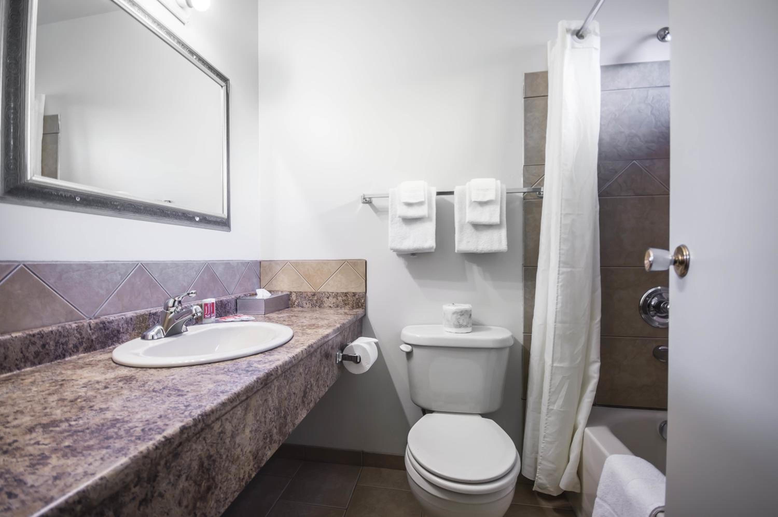Courtyard Inn Vernon