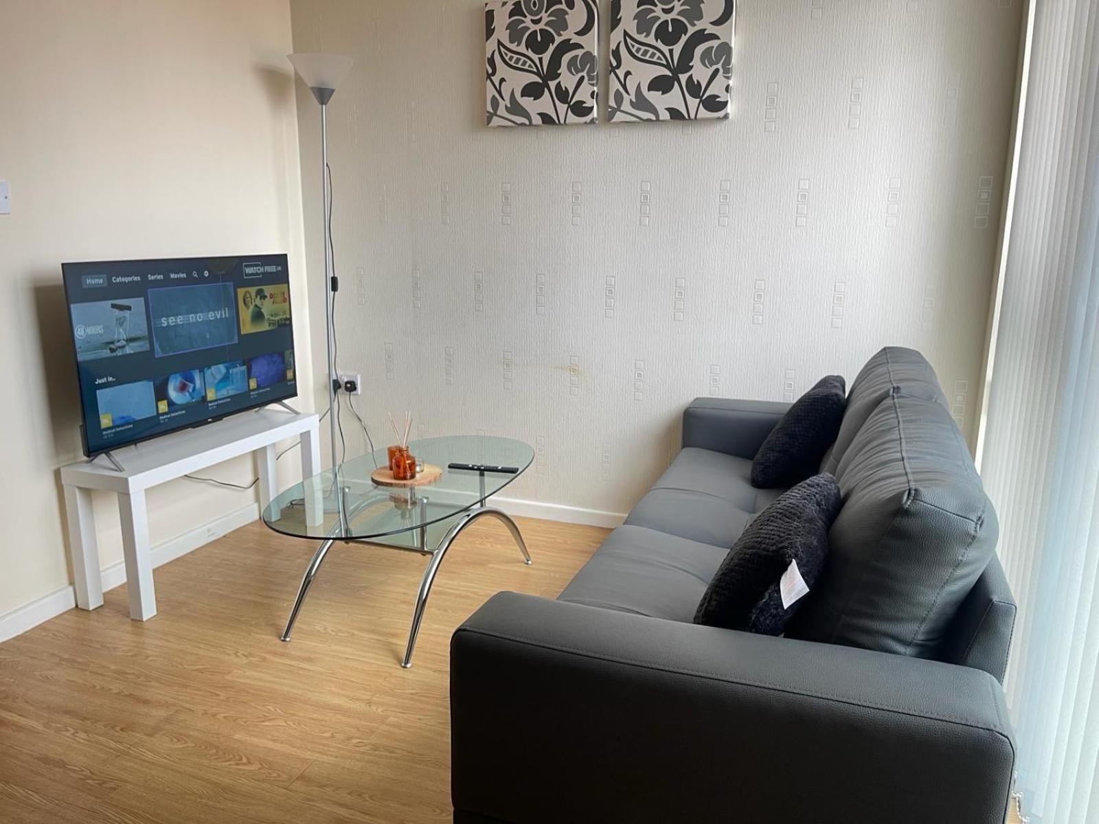 1 BED MODERN APARTMENT WITH FREE PARKING, SHEFFIELD CITY CENTRE view 5