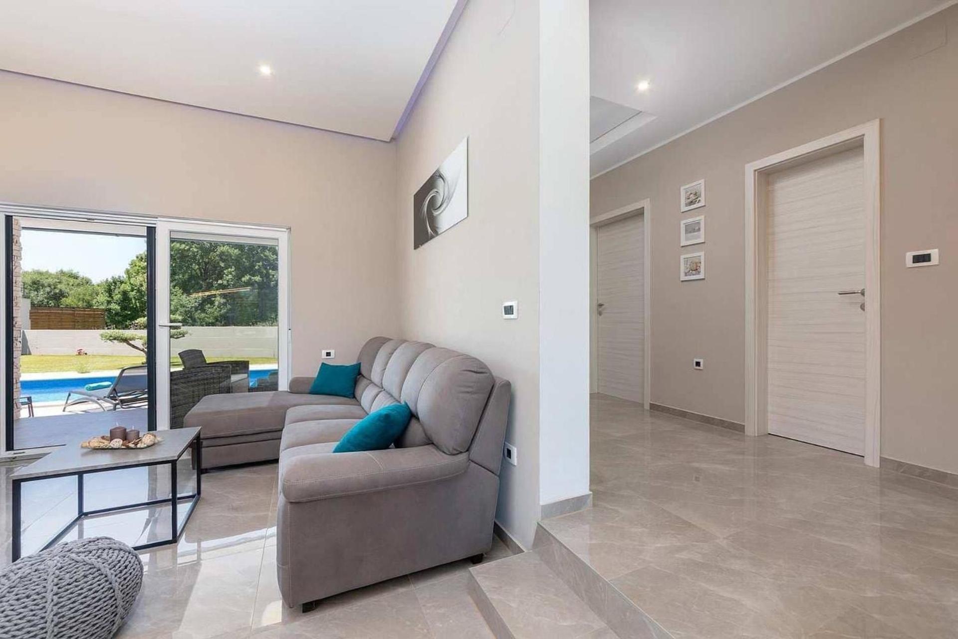 Ferienhaus mit Privatpool für 6 Personen ca 110 qm in Belavici, Istrien Bucht von Raša view 2