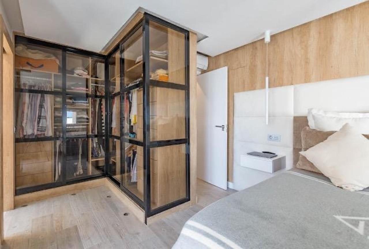 FIRST LINE BEACH APARTMENT IN MARBELLA