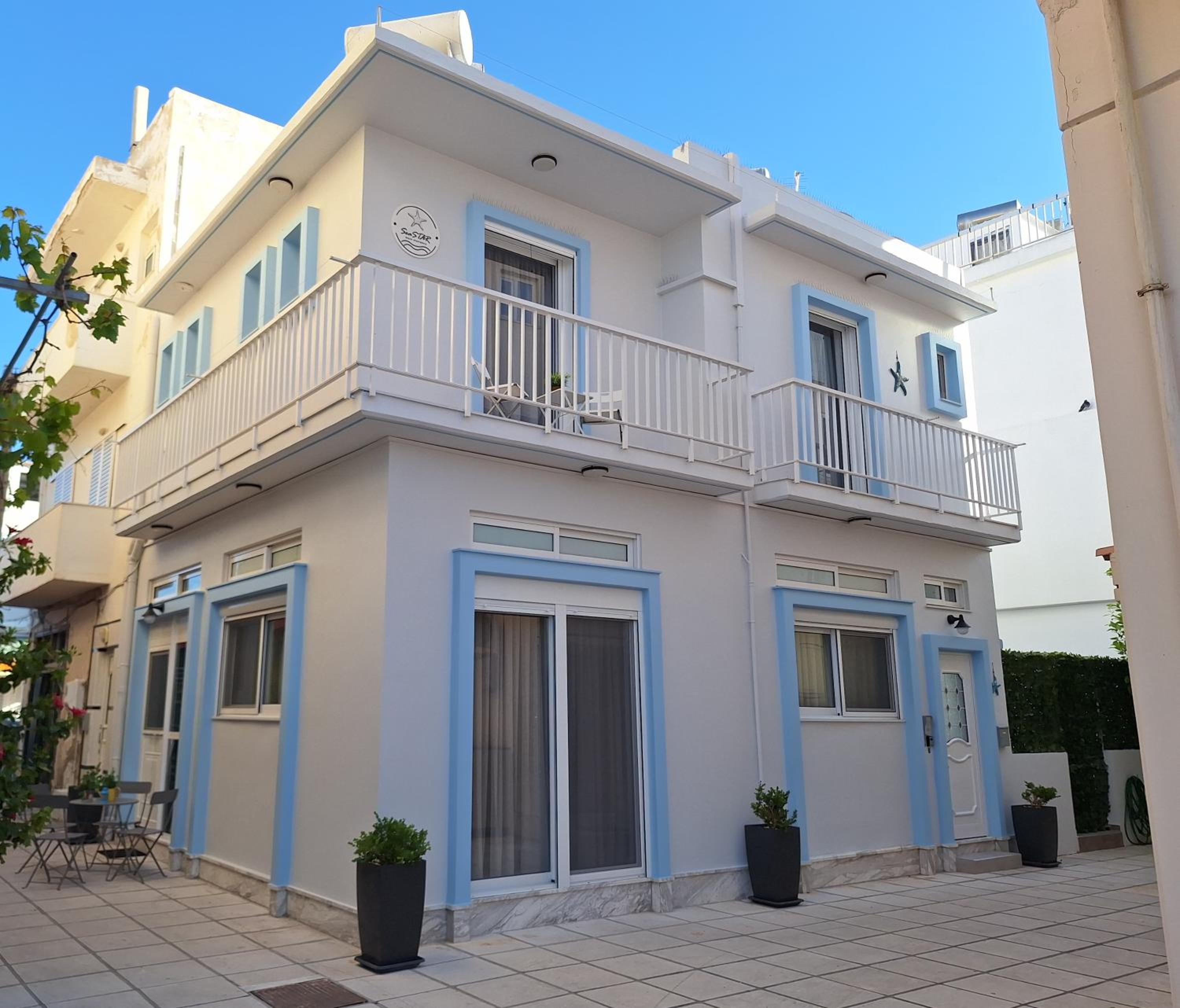 SeaSTAR Beach Apartments
