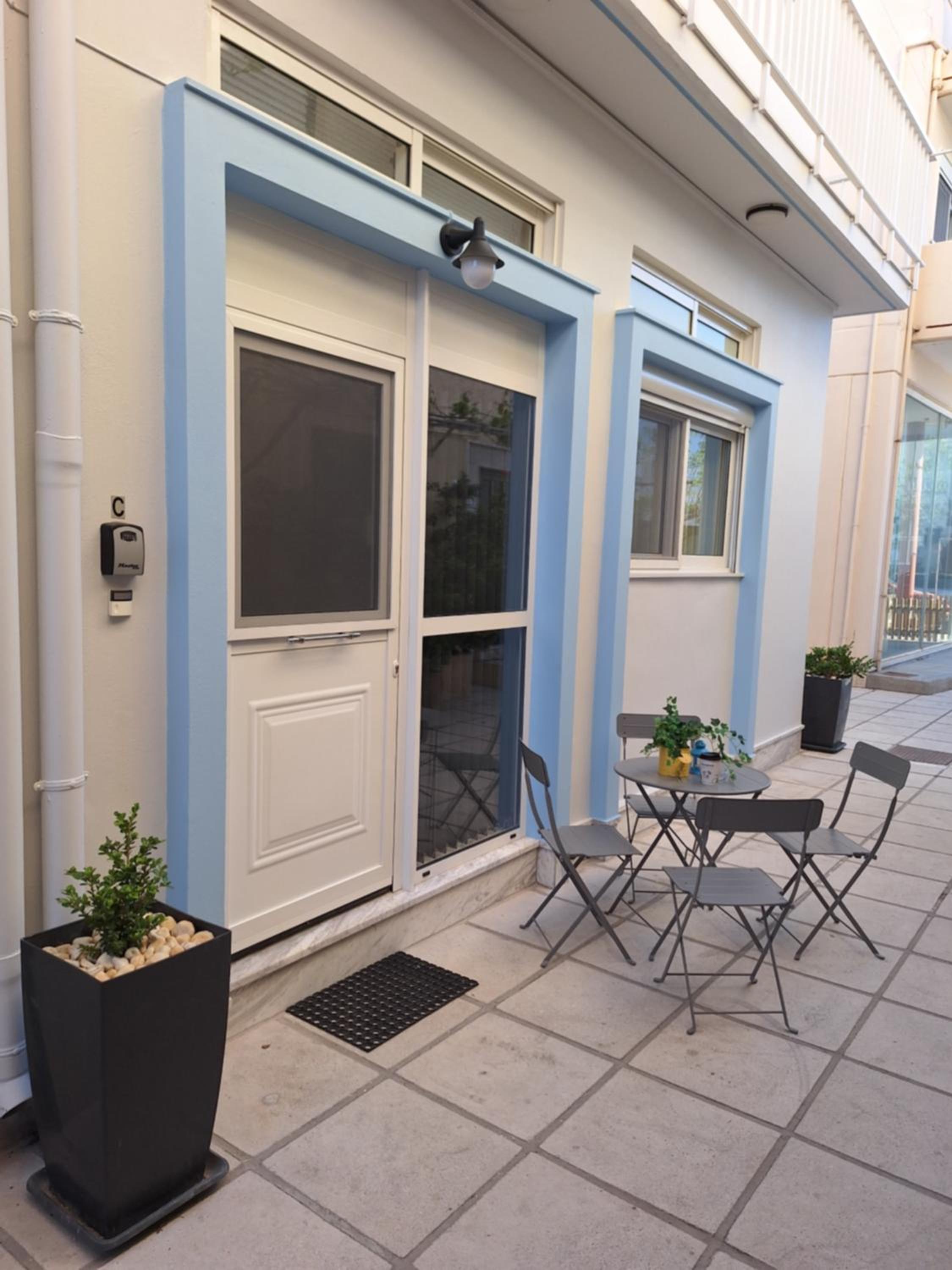 SeaSTAR Beach Apartments