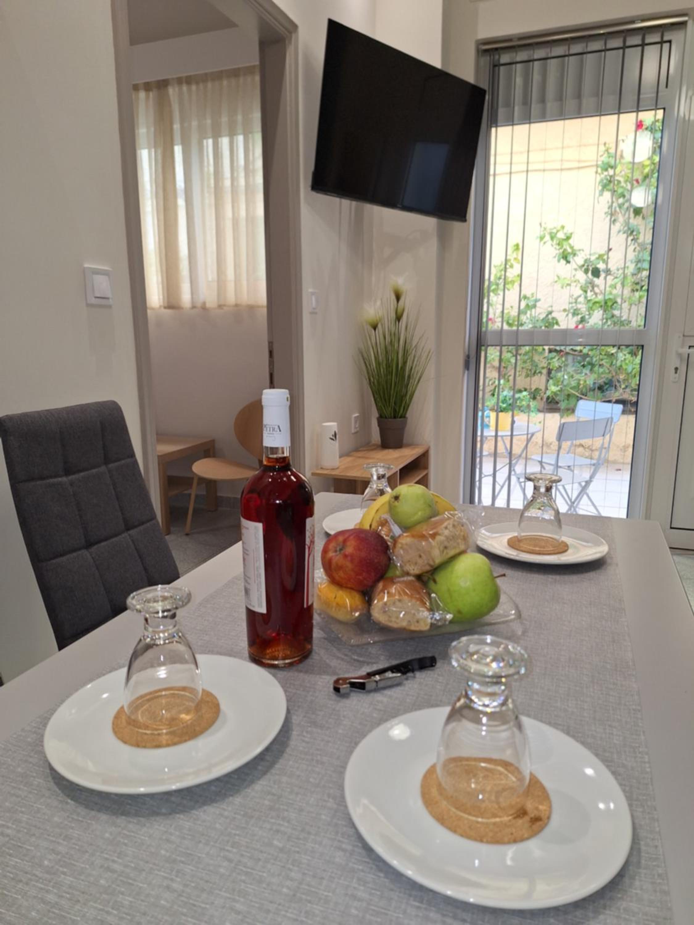 SeaSTAR Beach Apartments
