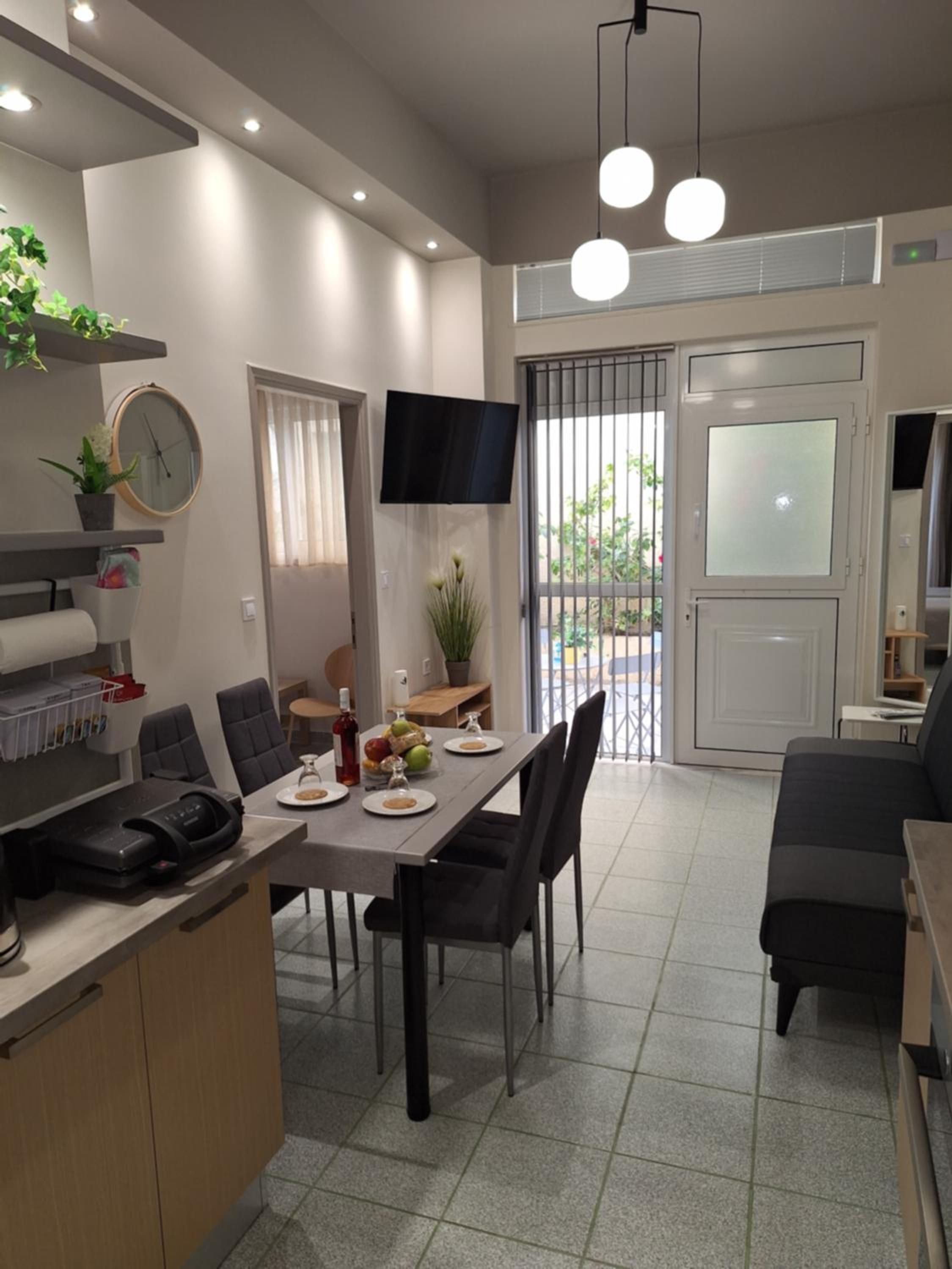 SeaSTAR Beach Apartments
