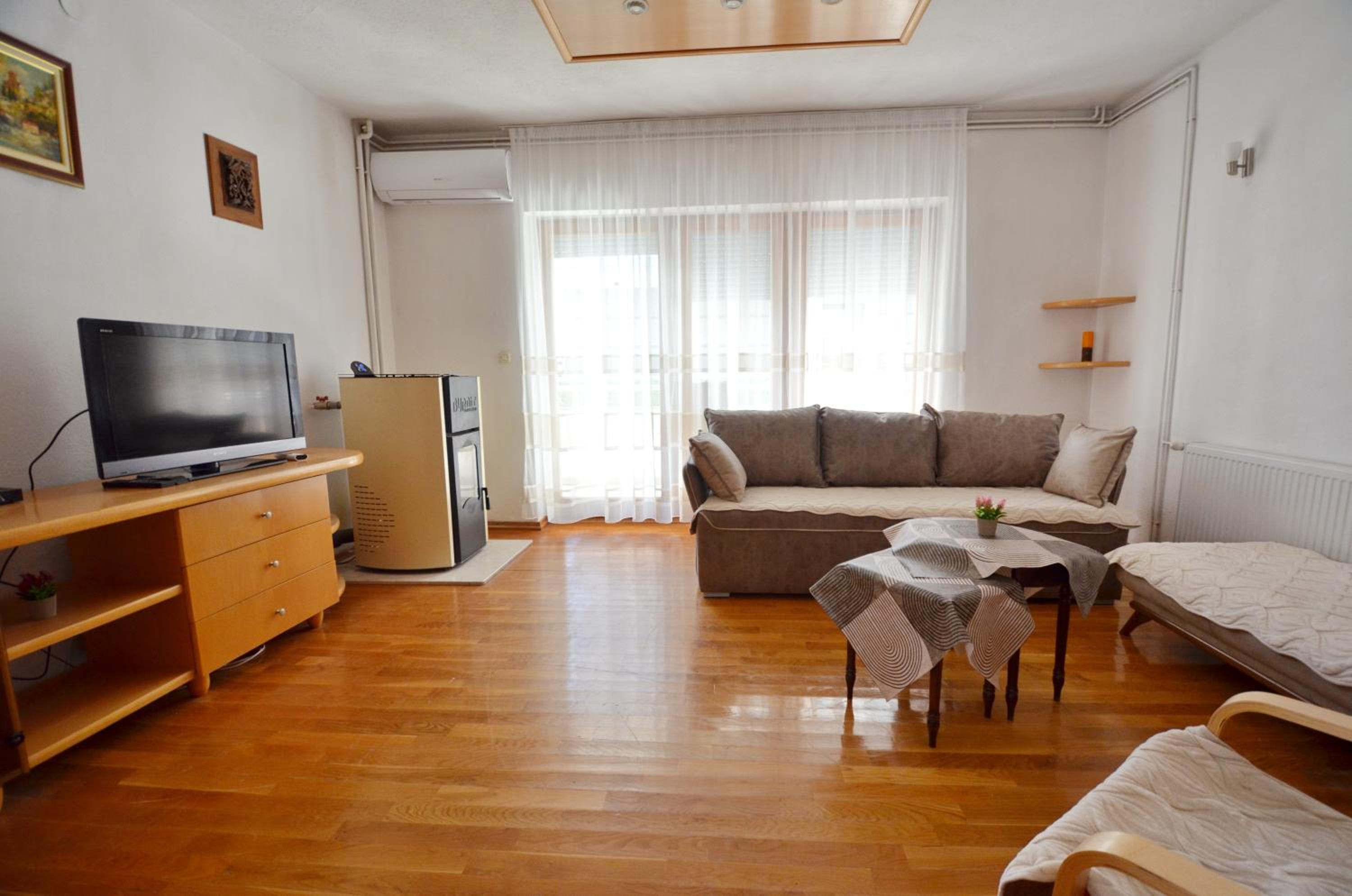 Feel Good Apartments in Center Free Parking