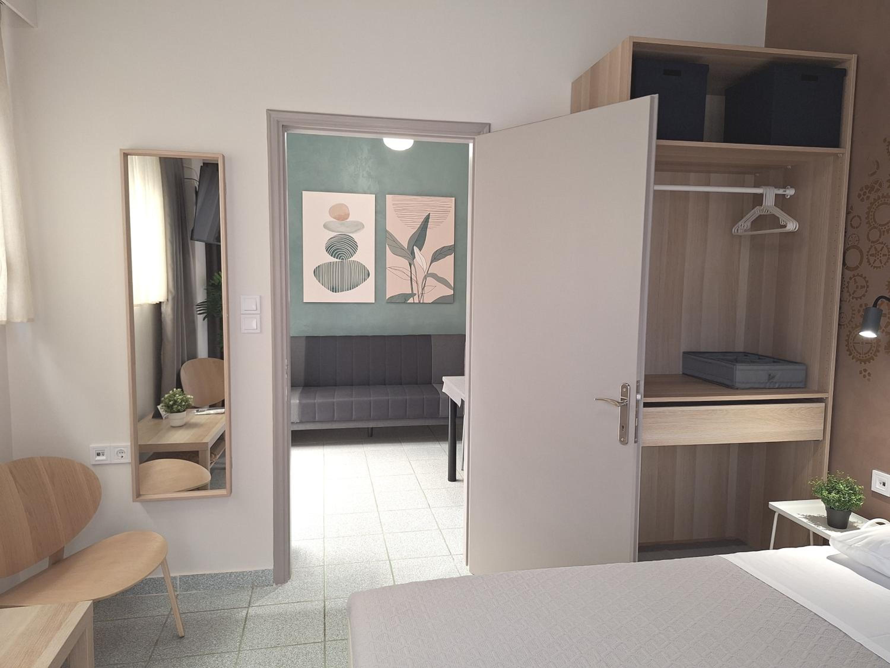 SeaSTAR Beach Apartments