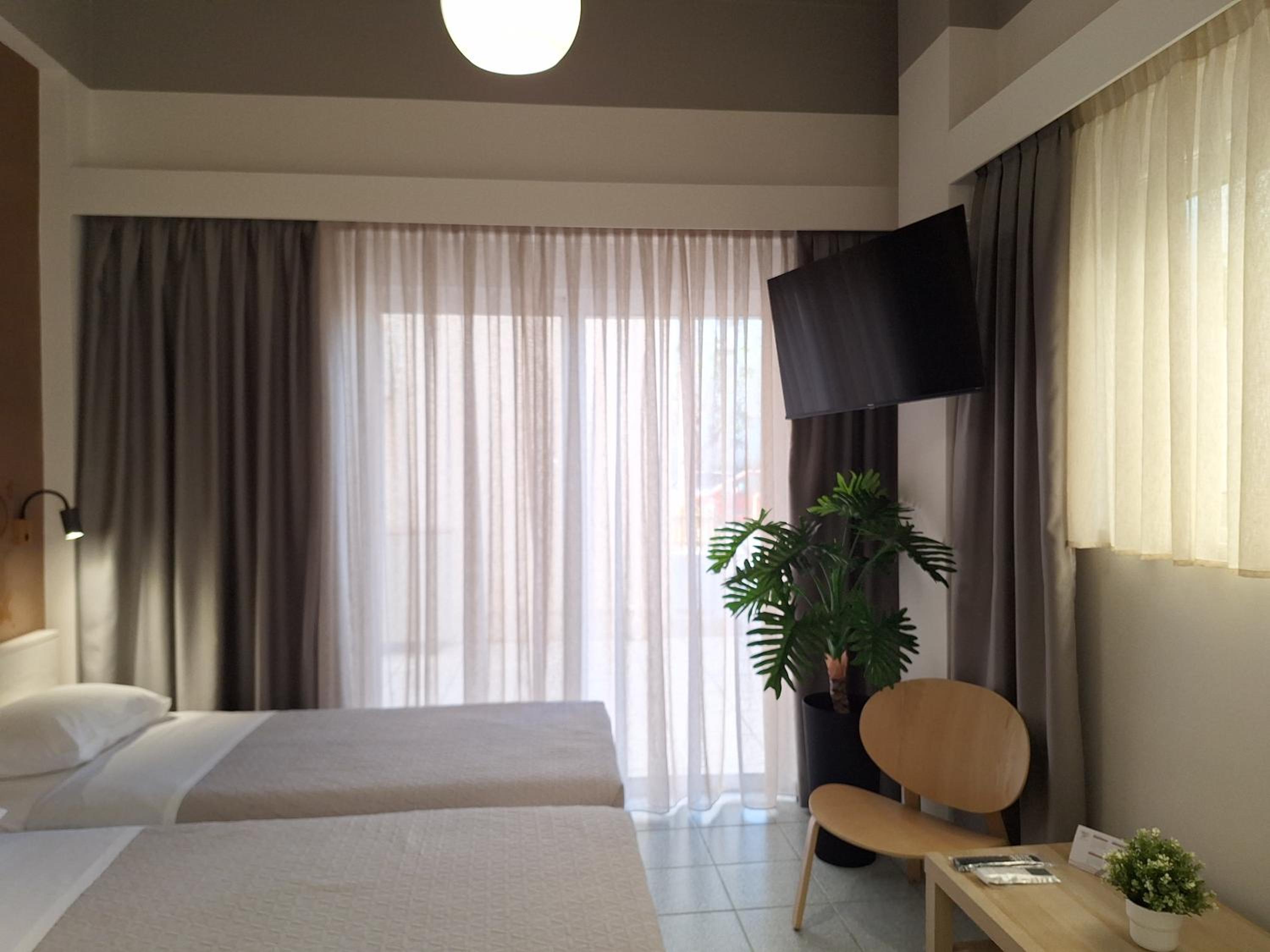 SeaSTAR Beach Apartments