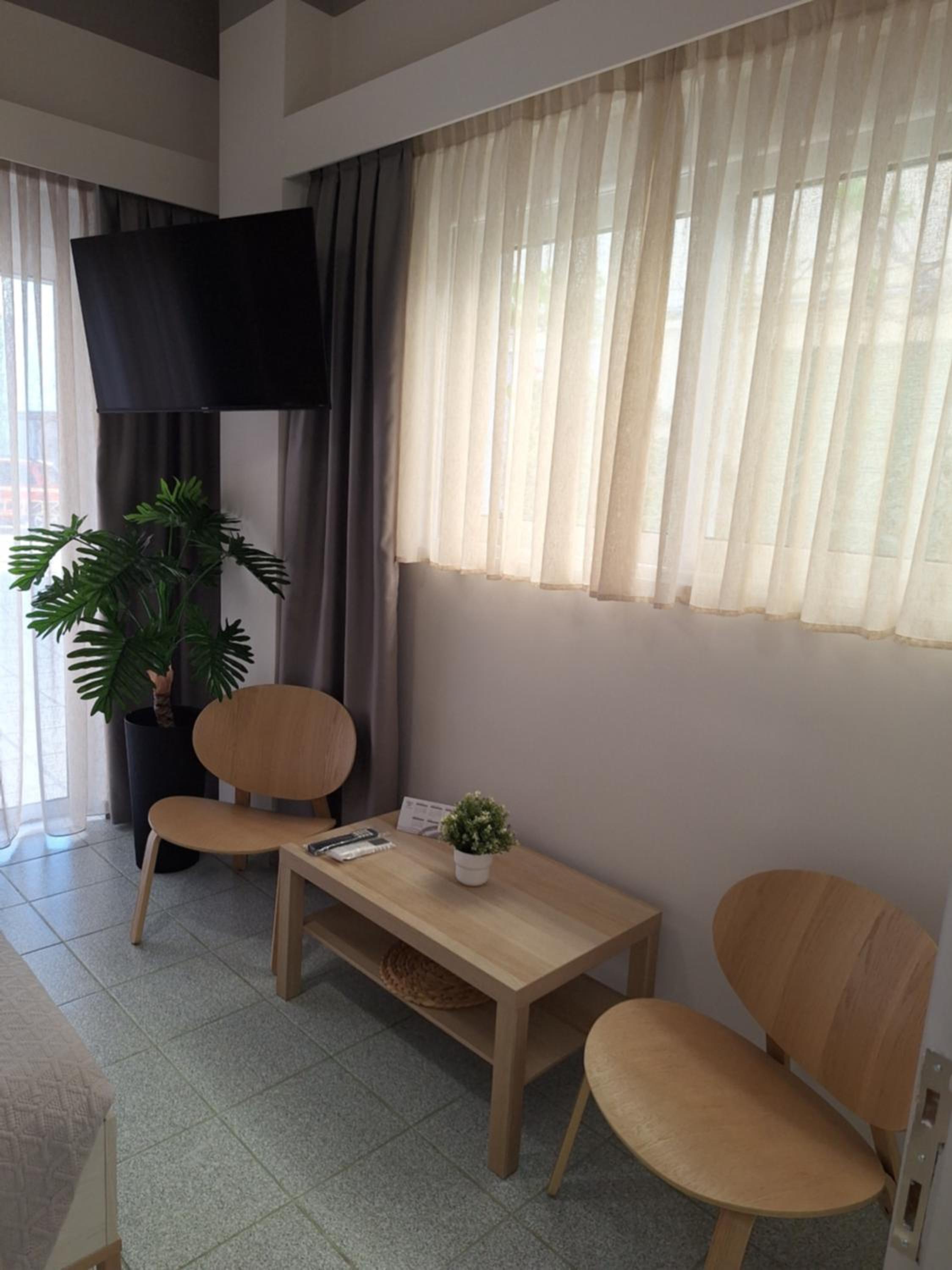SeaSTAR Beach Apartments