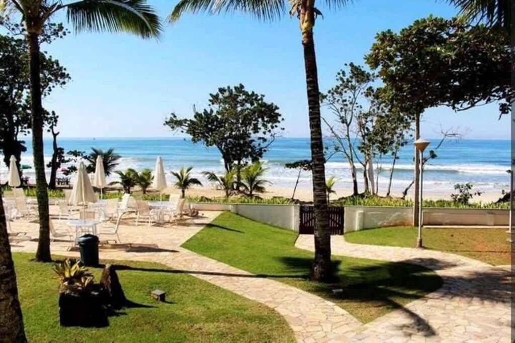 Excelente apartamento nr 317, 2dormitórios, Pé na Areia Praia das Toninhas com Piscina