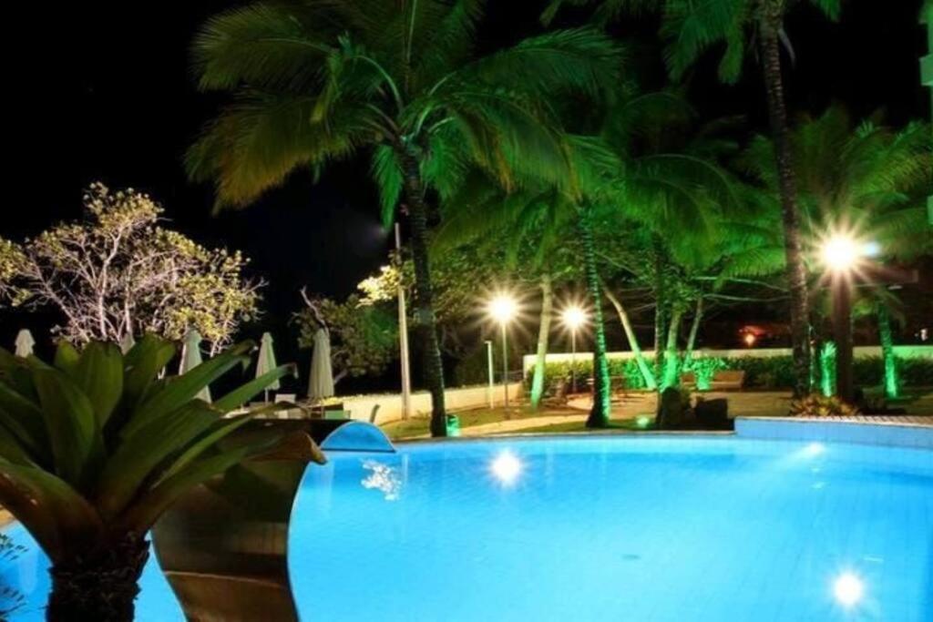 Excelente apartamento nr 317, 2dormitórios, Pé na Areia Praia das Toninhas com Piscina
