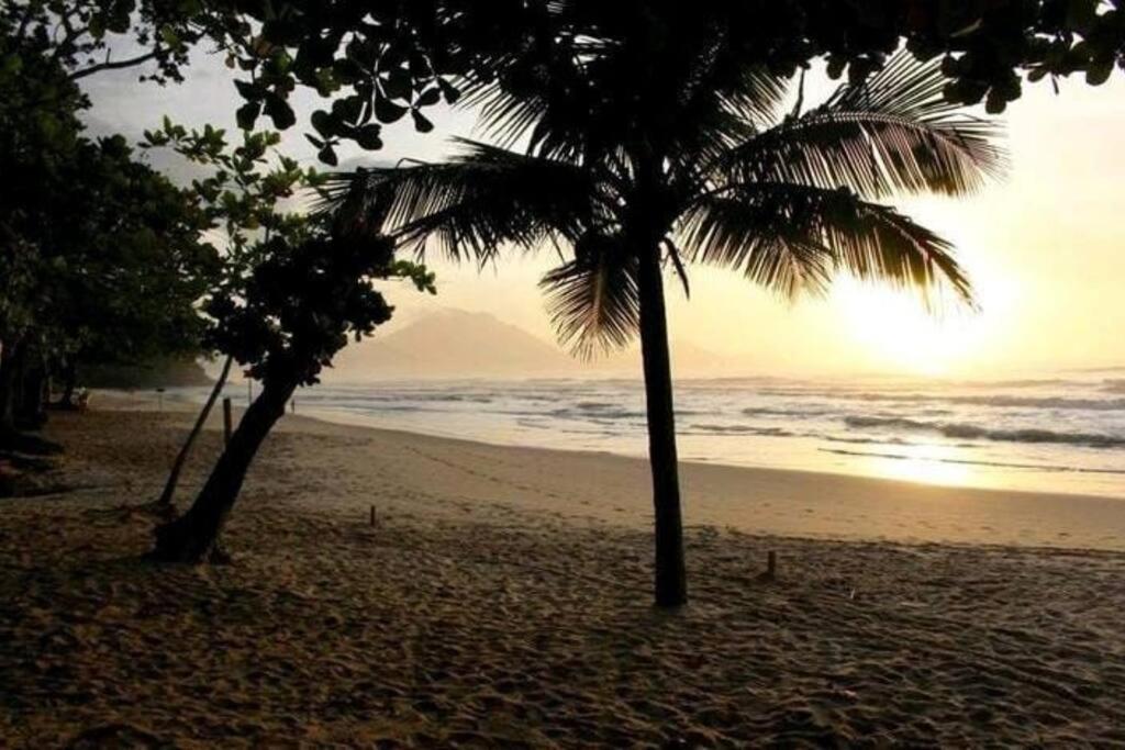 Excelente apartamento nr 317, 2dormitórios, Pé na Areia Praia das Toninhas com Piscina