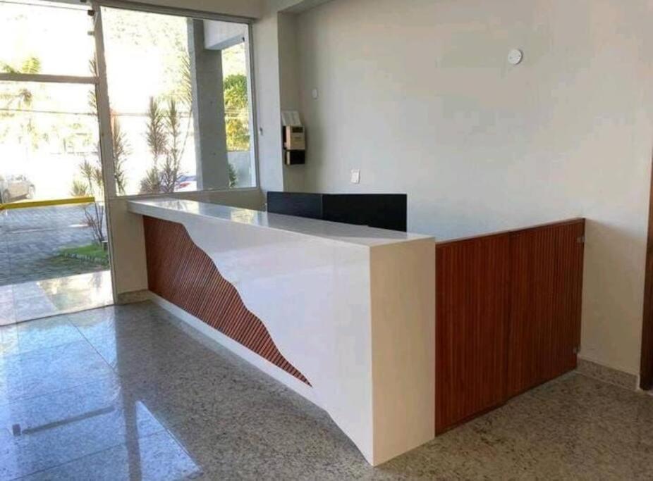 Excelente apartamento nr 317, 2dormitórios, Pé na Areia Praia das Toninhas com Piscina