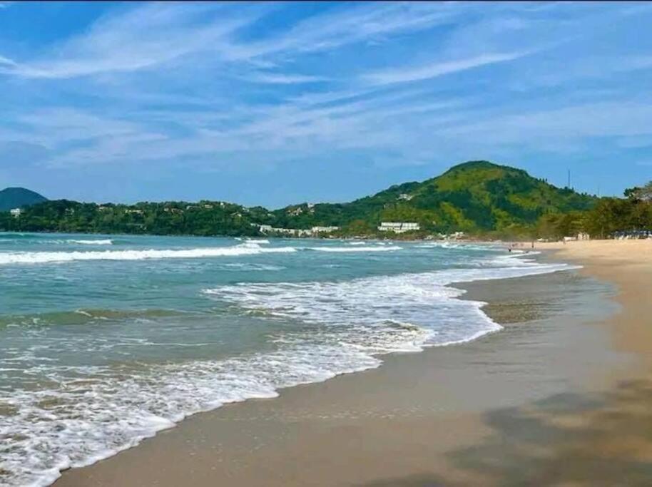 Excelente apartamento nr 317, 2dormitórios, Pé na Areia Praia das Toninhas com Piscina