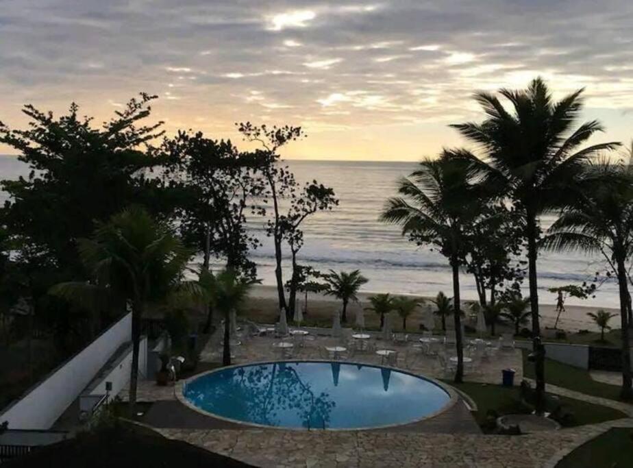 Excelente apartamento nr 317, 2dormitórios, Pé na Areia Praia das Toninhas com Piscina