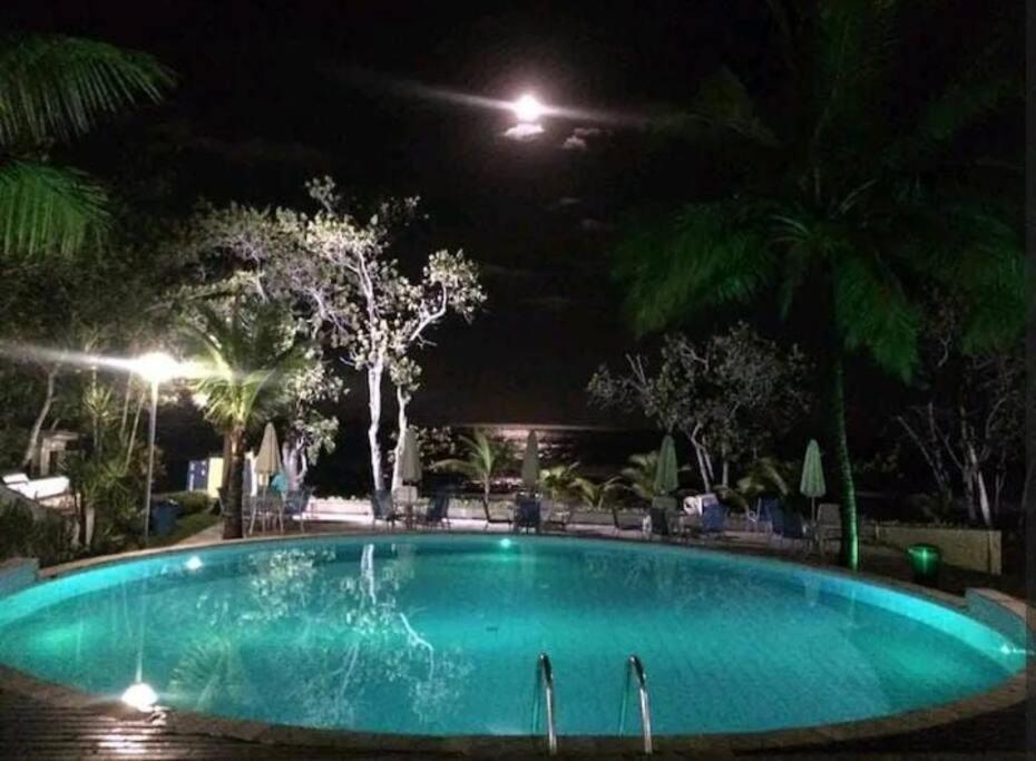 Excelente apartamento nr 317, 2dormitórios, Pé na Areia Praia das Toninhas com Piscina