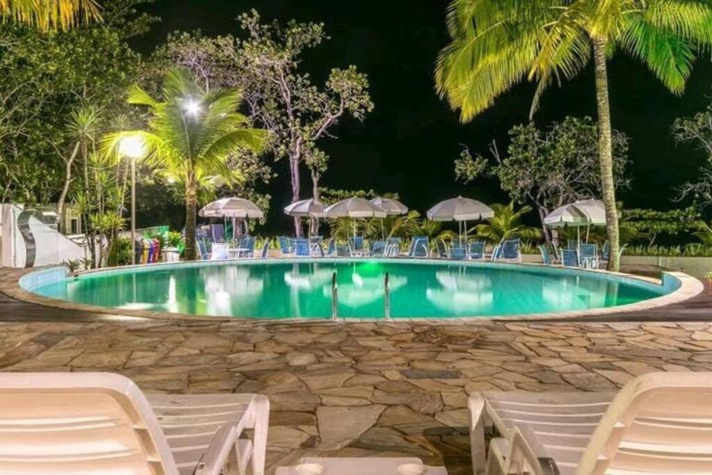 Excelente apartamento nr 317, 2dormitórios, Pé na Areia Praia das Toninhas com Piscina