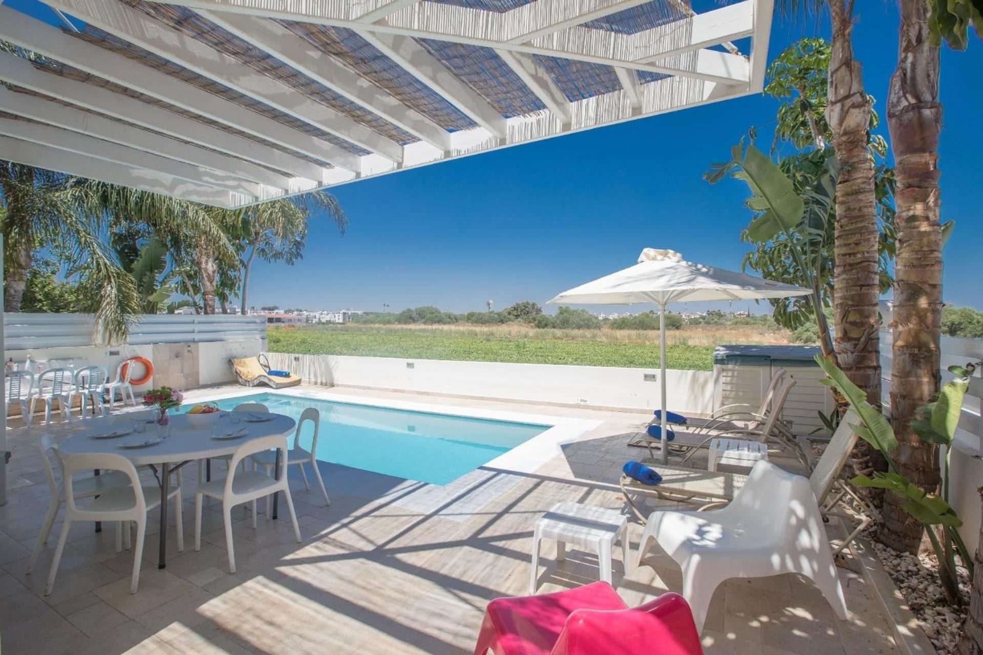 Ferienhaus mit Privatpool für 6 Personen ca 140 qm in Pernera, Südküste von Zypern