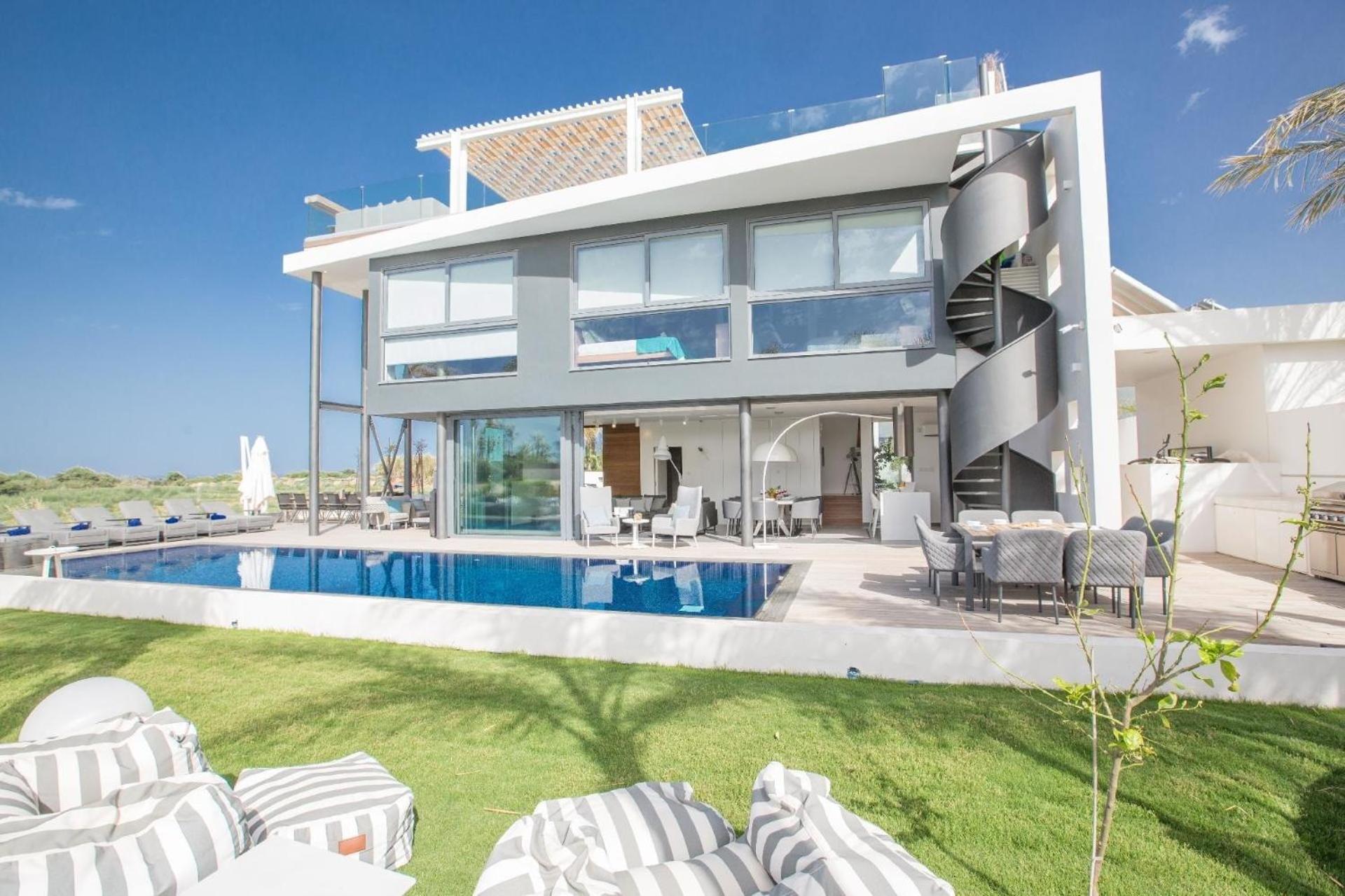 Ferienhaus mit Privatpool für 10 Personen ca 135 qm in Paralimni, Südküste von Zypern
