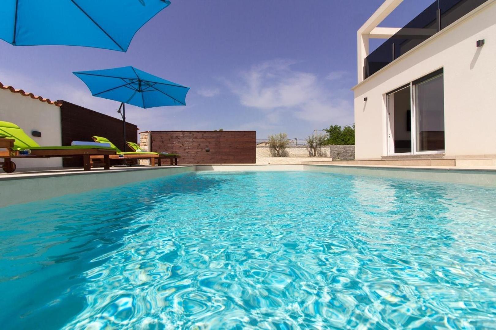 Ferienhaus mit Privatpool für 8 Personen ca 220 qm in Šišan, Istrien Südküste von Istrien