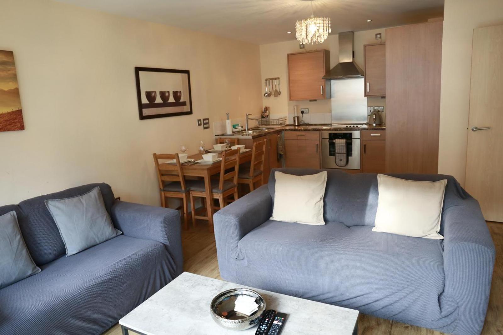 Birmingham Vacations - Apartment In Birmingham New Street city centre is beautiful and comfortable - Property Image 3