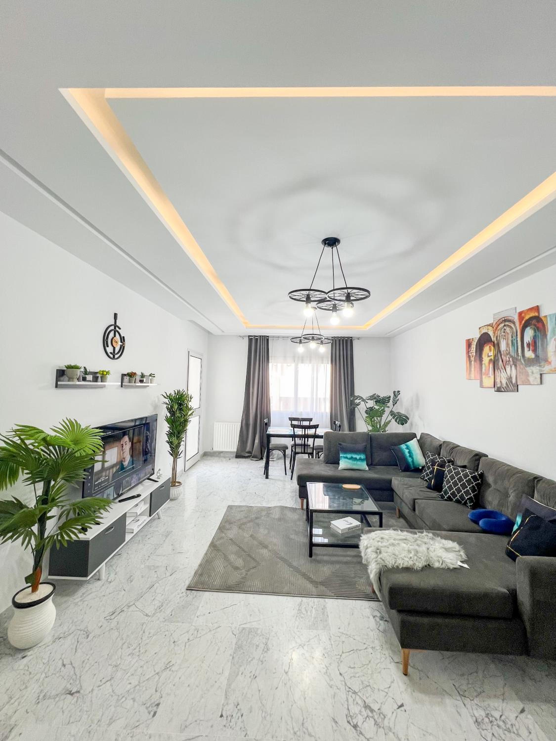 Modern 2 bedroom flat in Jardins Menzah view 2