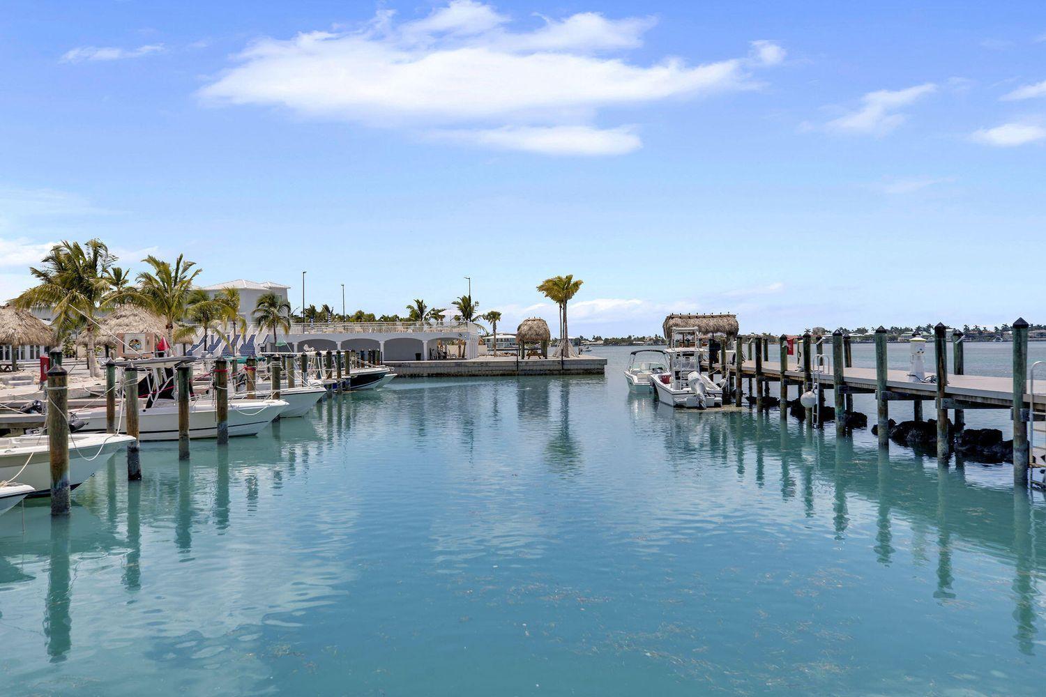 THE SANDCASTLE SUITE! Brand New 2Bedroom in Oceanfront Complex! BE THE FIRST to Visit our Condo Townhome with FREE Parking & Private Garage at Ocean Isles  view 3