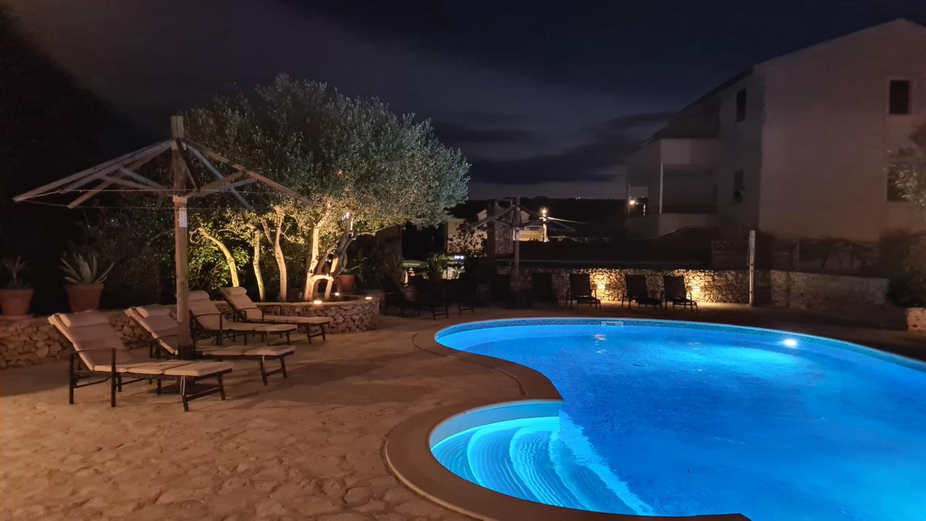 Red House Apartment With Swimming Pool view 4