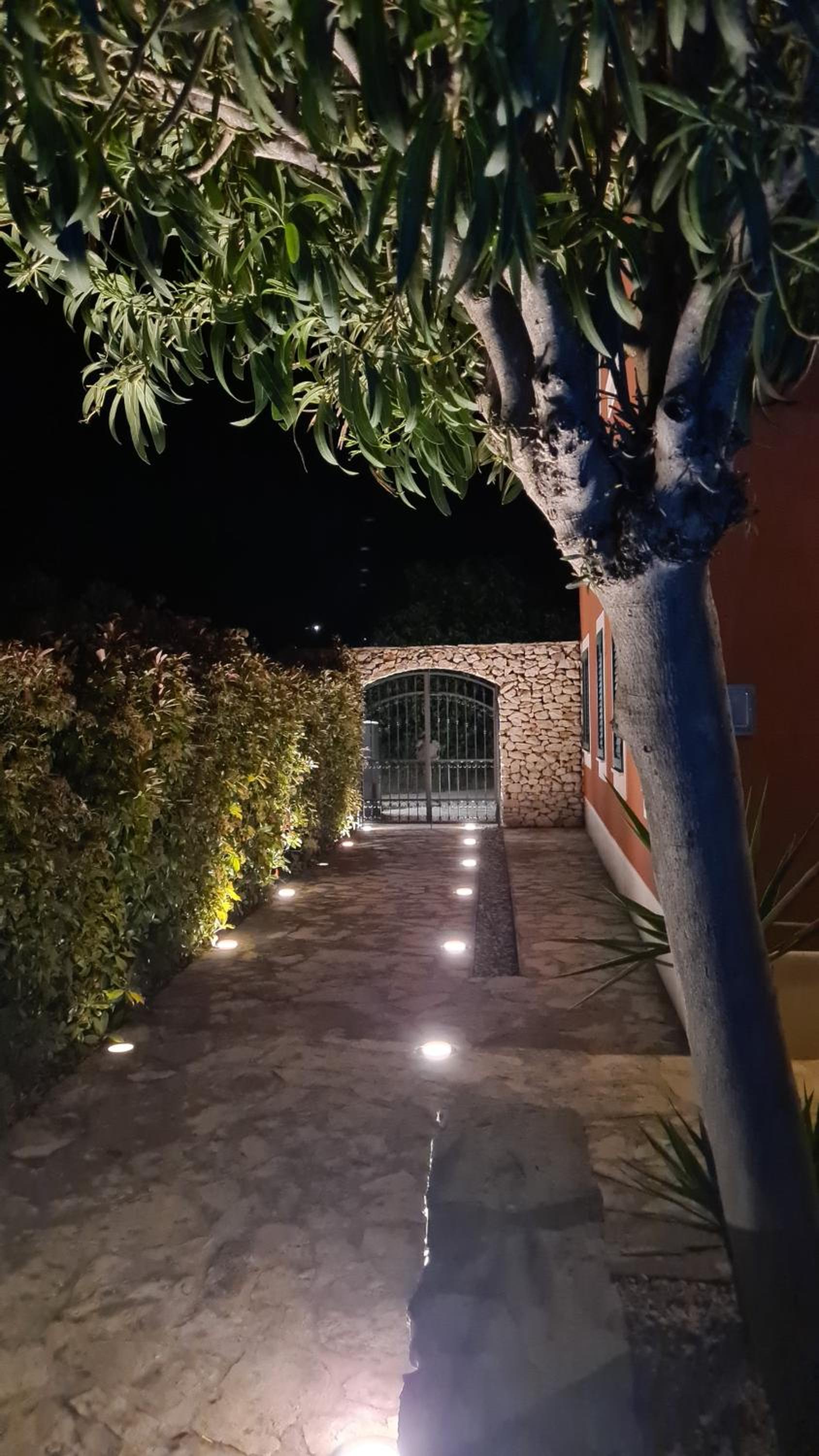 Red House Apartment With Swimming Pool view 5