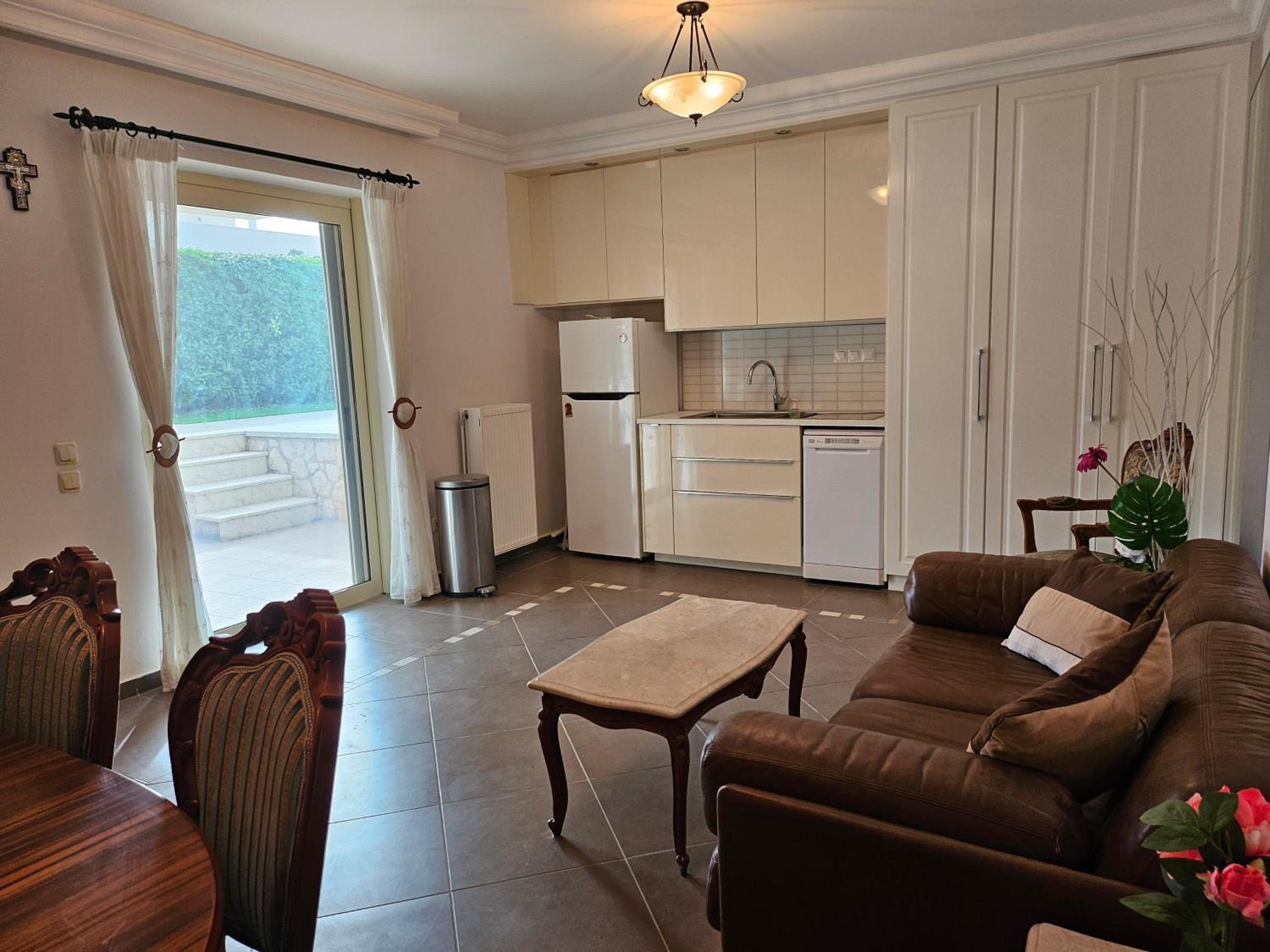 Guest apartment within a villa in Lagonissi view 4