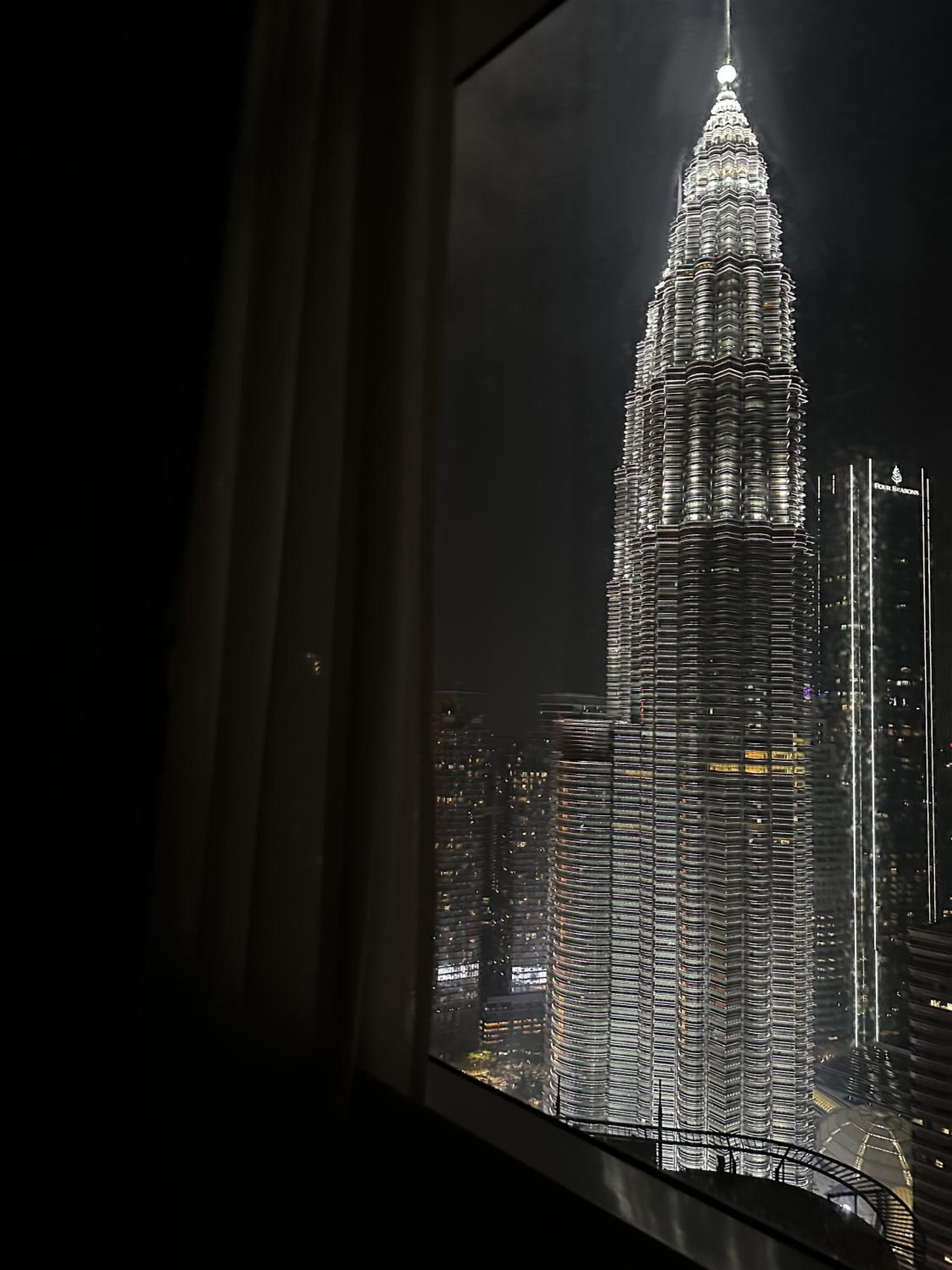 High Floor Lux Apartment Across KLCC