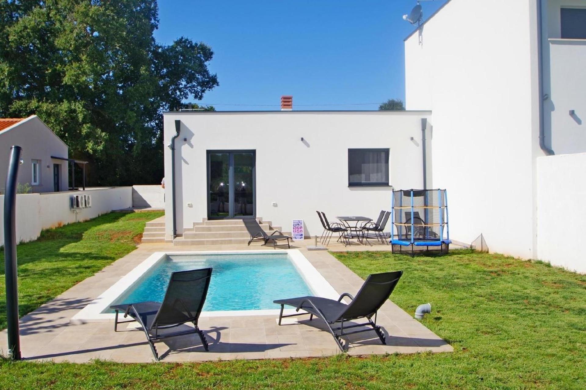 Ferienhaus mit Privatpool für 2 Personen 2 Kinder ca 50 qm in Šišan, Istrien Südküste von Istrien view 3