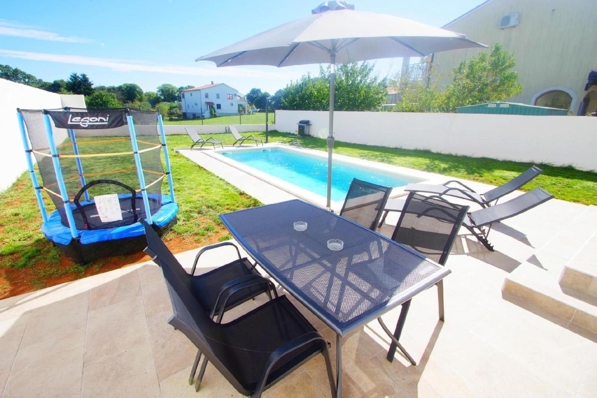 Ferienhaus mit Privatpool für 2 Personen 2 Kinder ca 50 qm in Šišan, Istrien Südküste von Istrien view 4