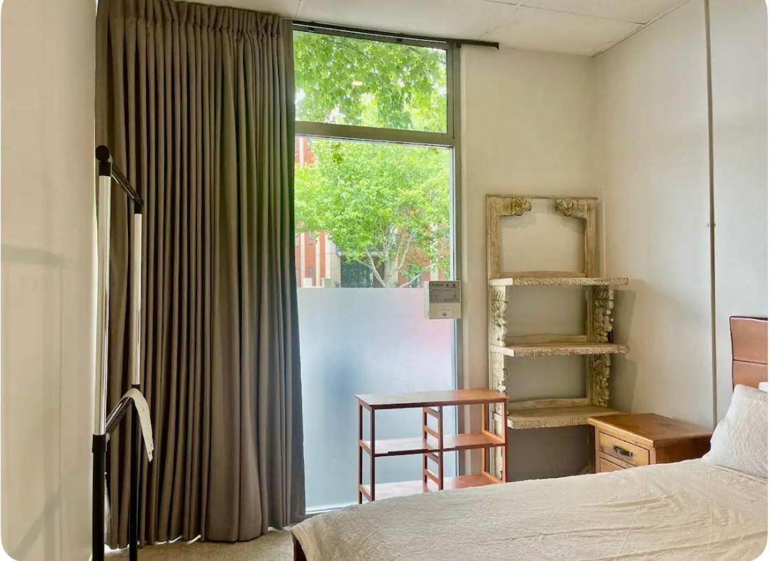 Newly renovated home in Auckland city view 2