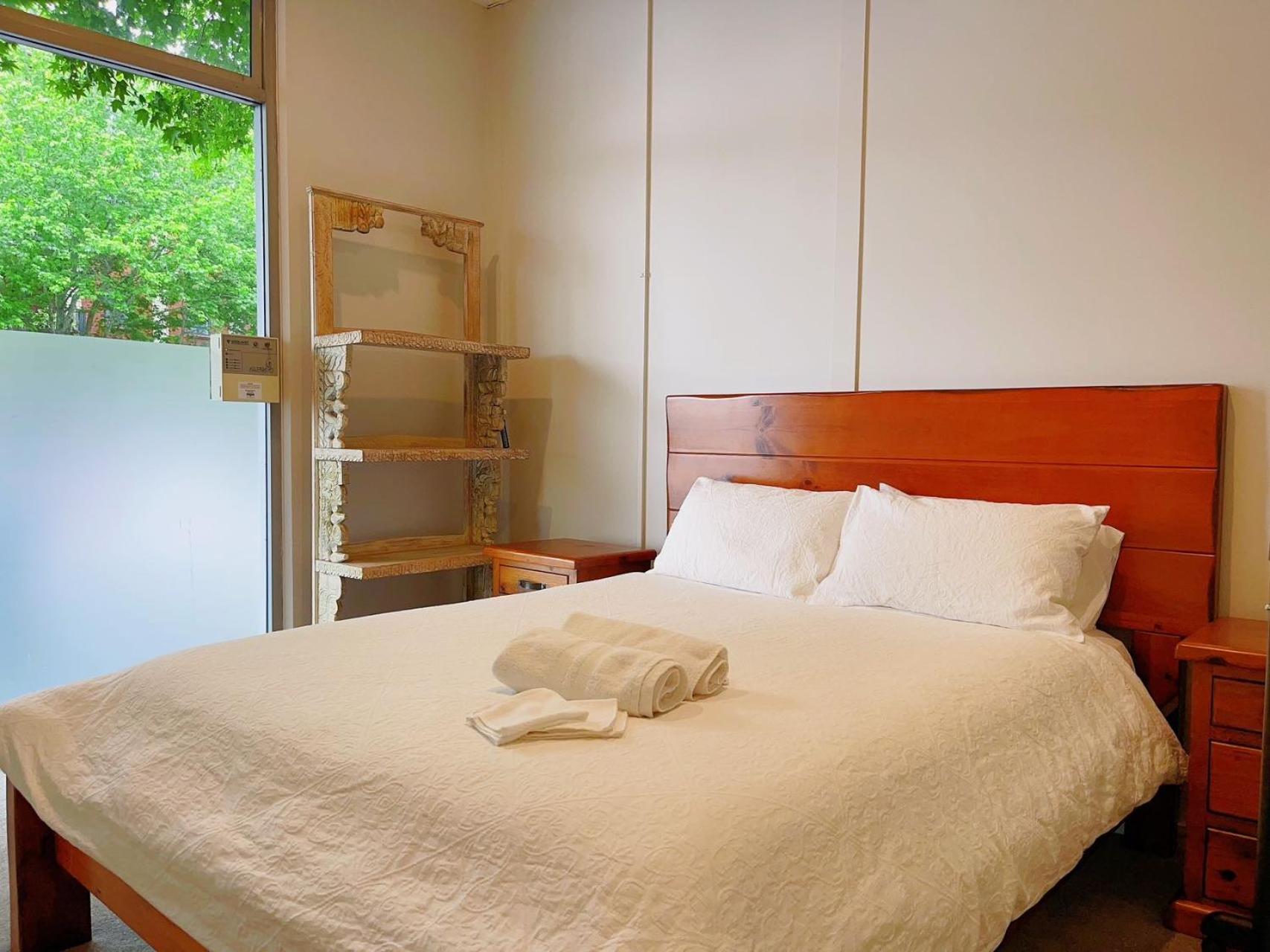 Newly renovated home in Auckland city view 5